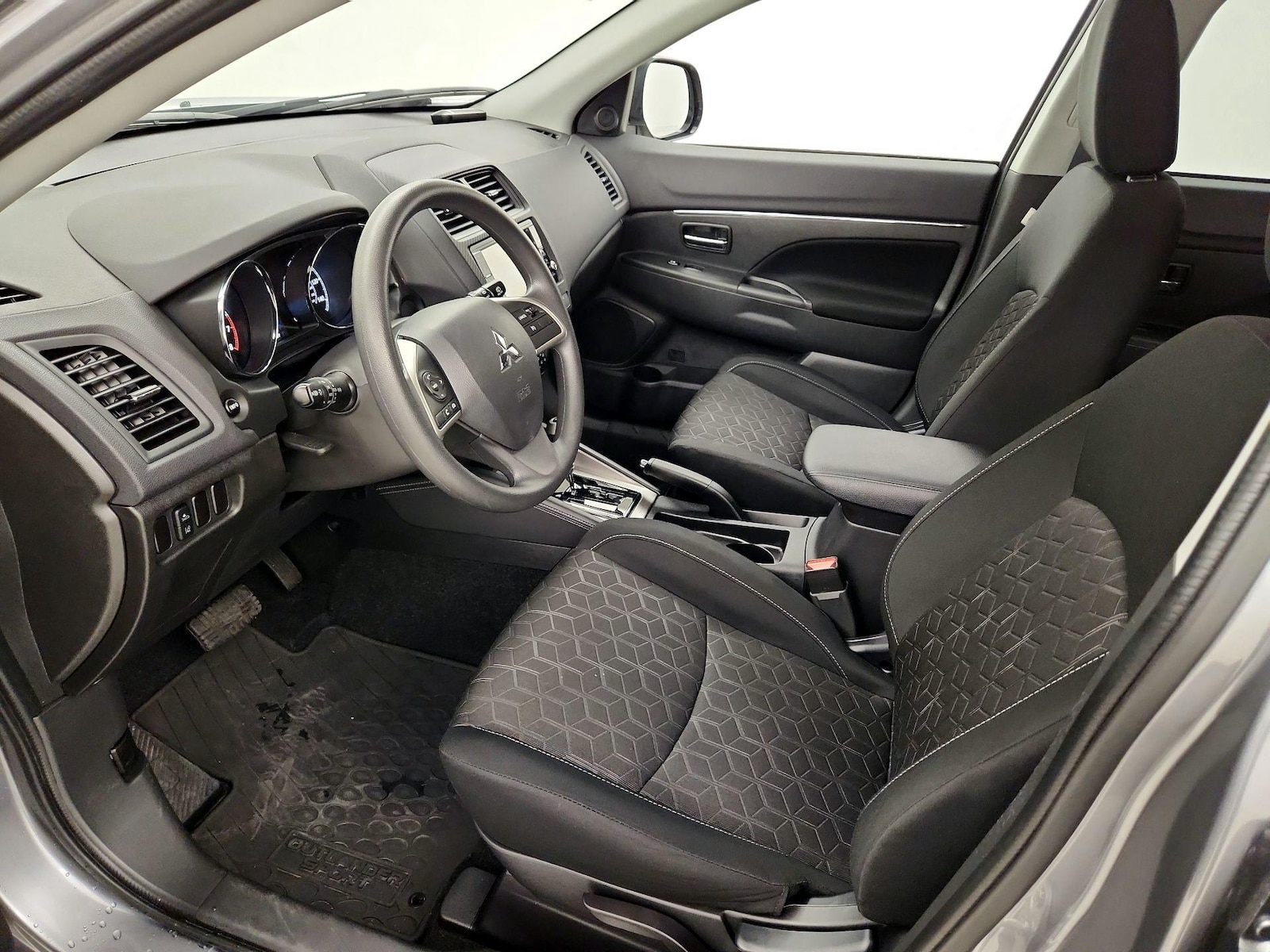 2025 Mitsubishi Outlander Sport ES - Photo 12