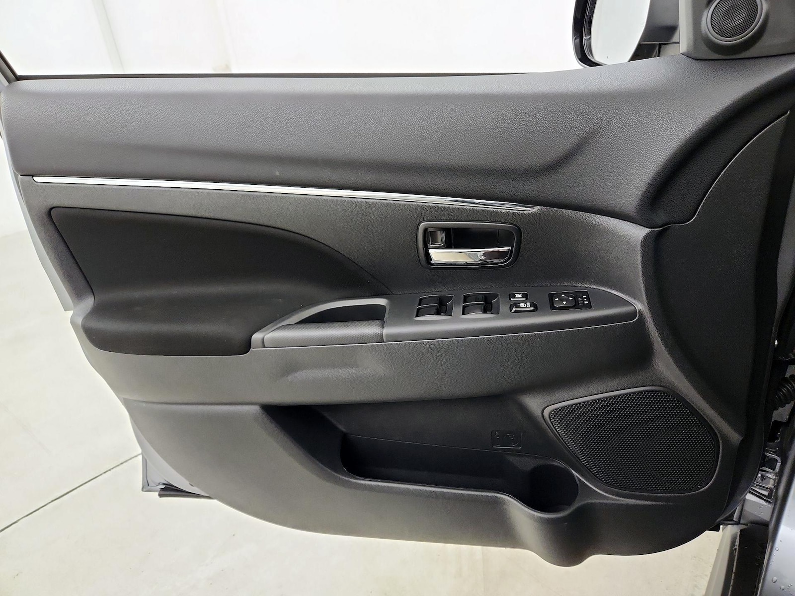 2025 Mitsubishi Outlander Sport ES - Photo 13