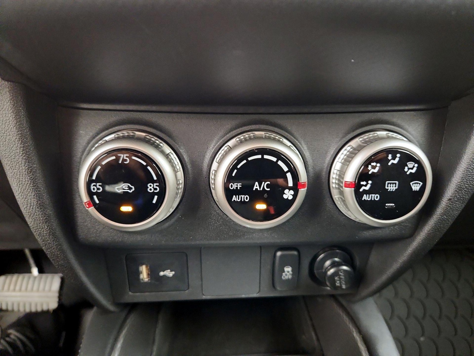 2025 Mitsubishi Outlander Sport ES - Photo 17