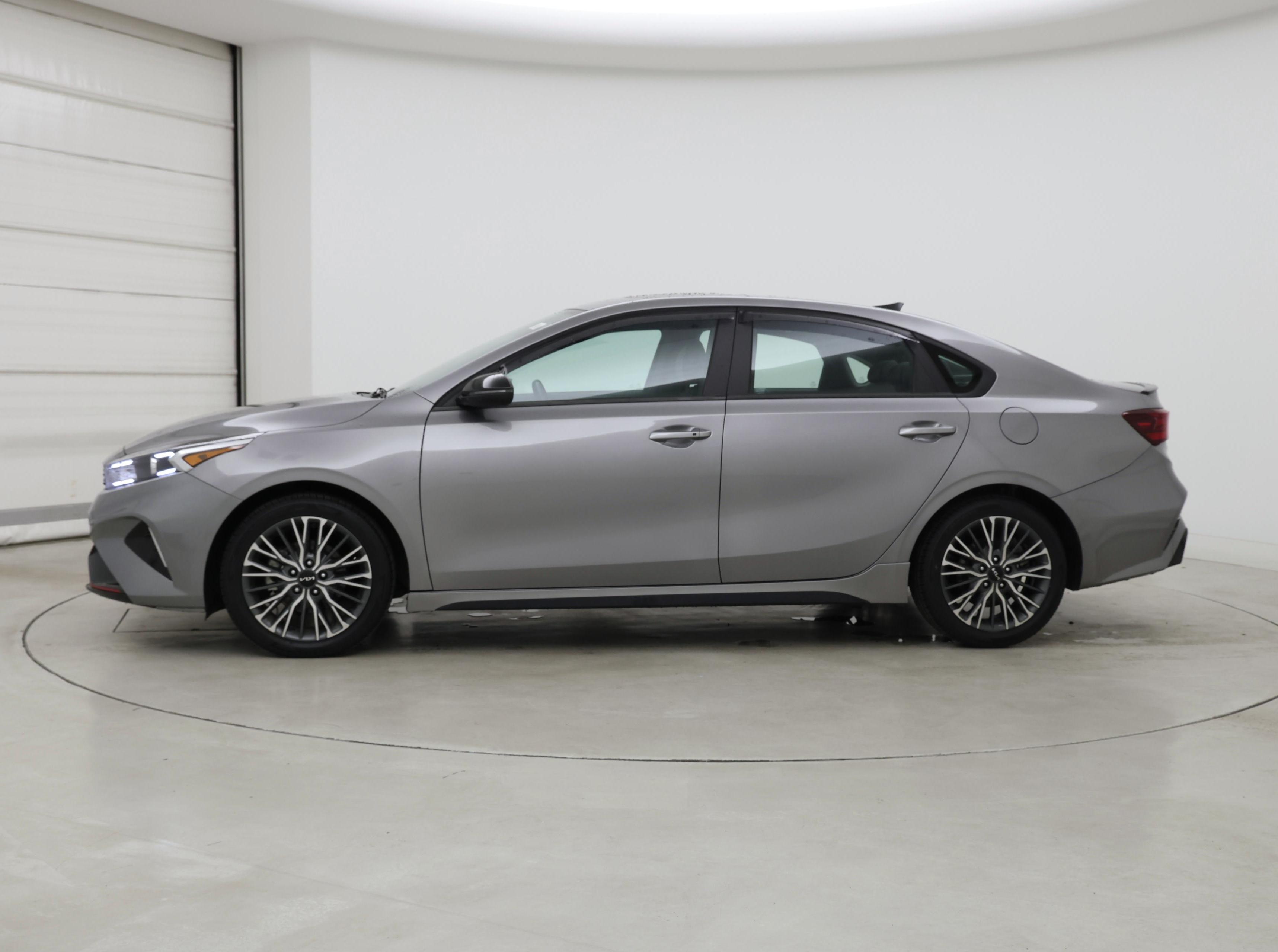 Thumbnail: 2024 Kia Forte - 3