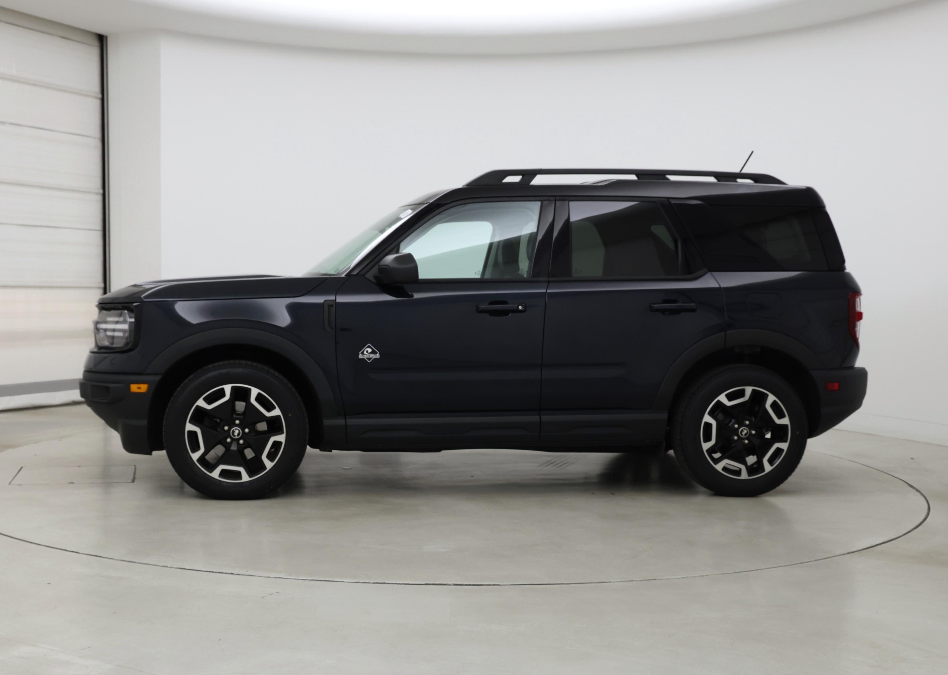 Thumbnail: 2022 Ford Bronco Sport - 3