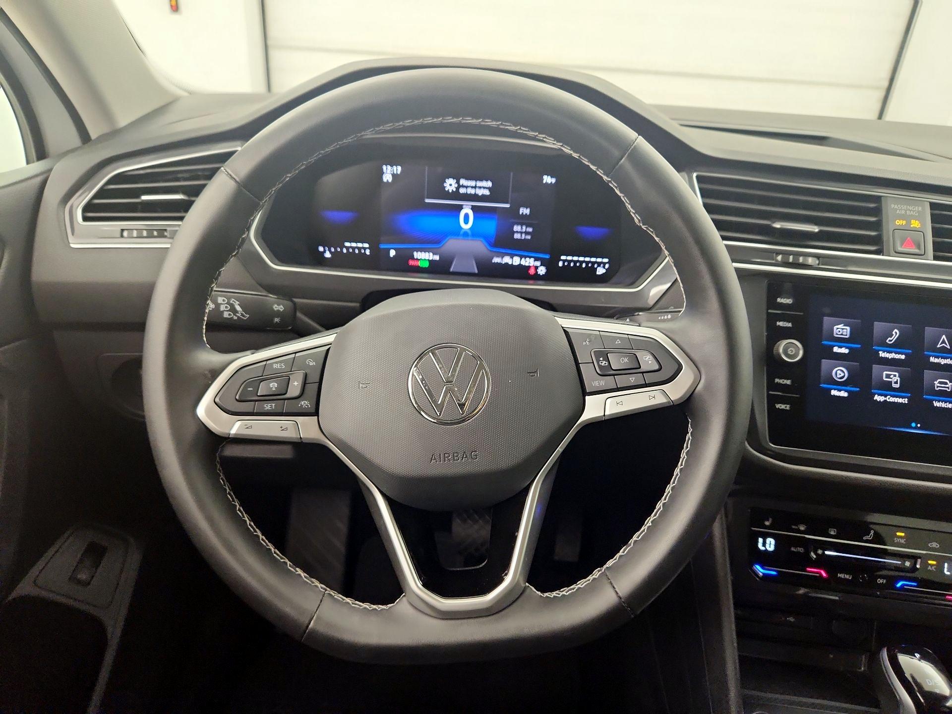 Thumbnail: 2024 Volkswagen Tiguan - 10