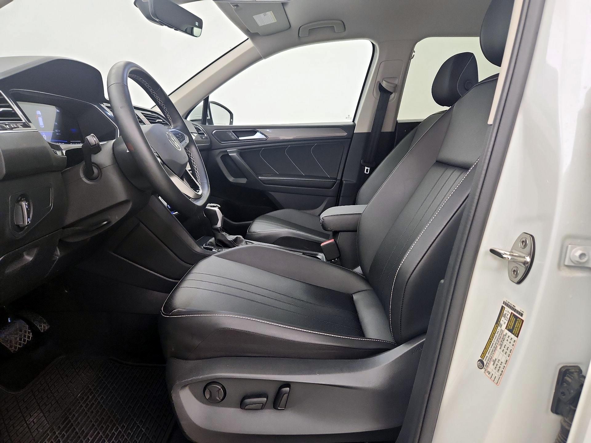 Thumbnail: 2024 Volkswagen Tiguan - 11