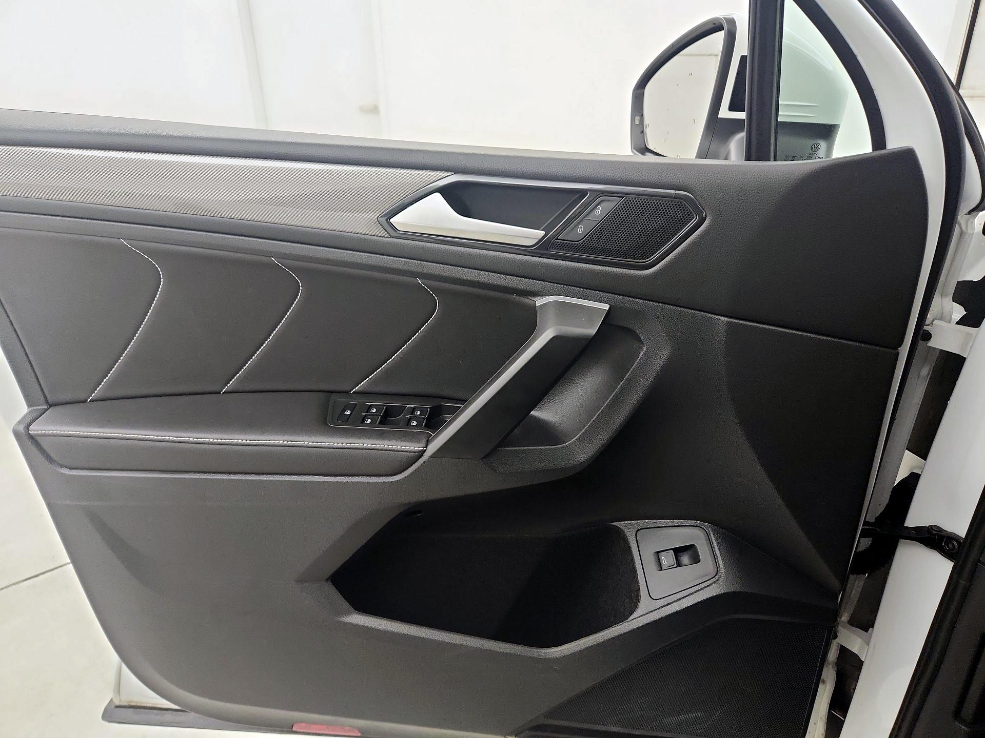 Thumbnail: 2024 Volkswagen Tiguan - 12