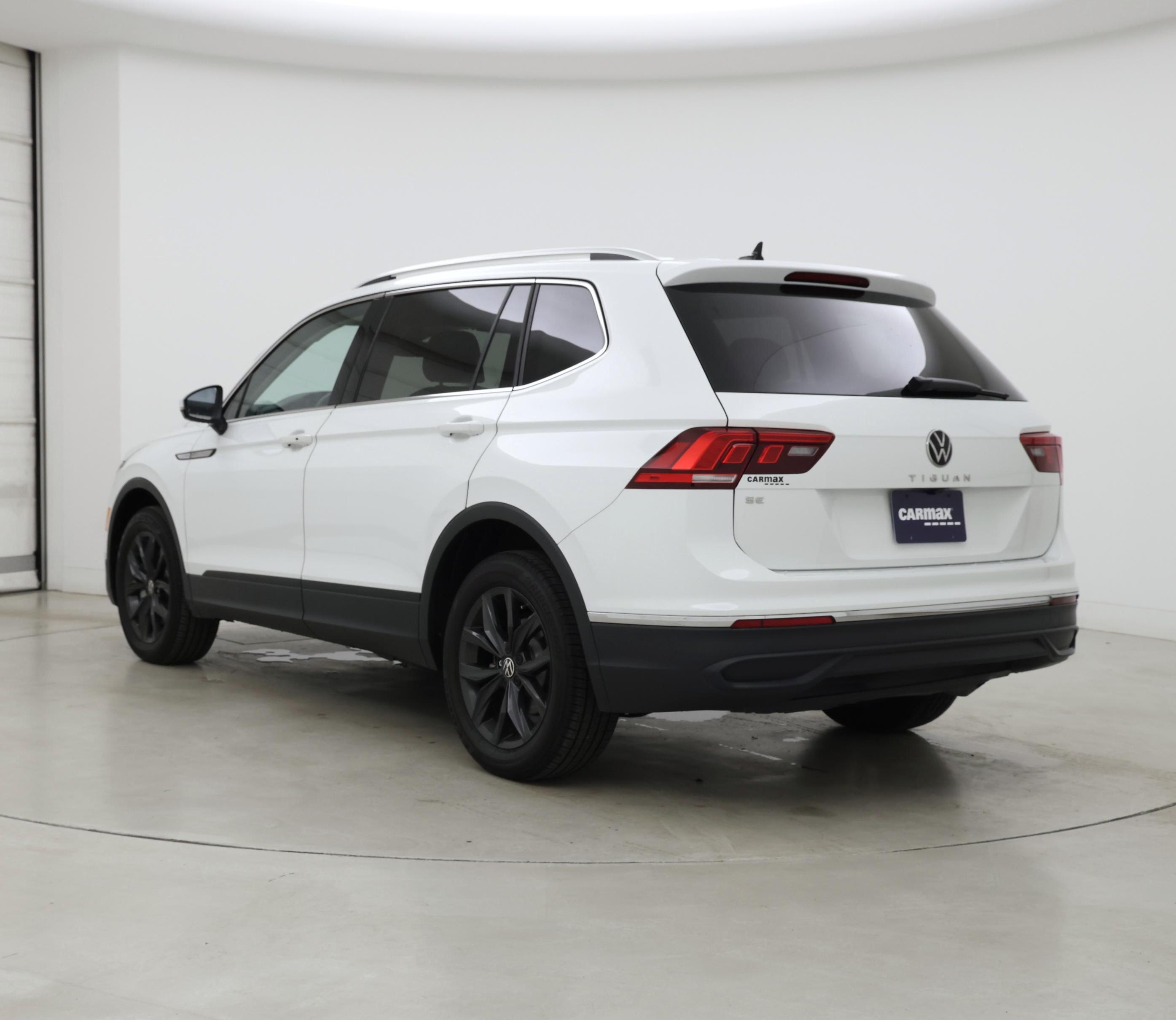Thumbnail: 2024 Volkswagen Tiguan - 2