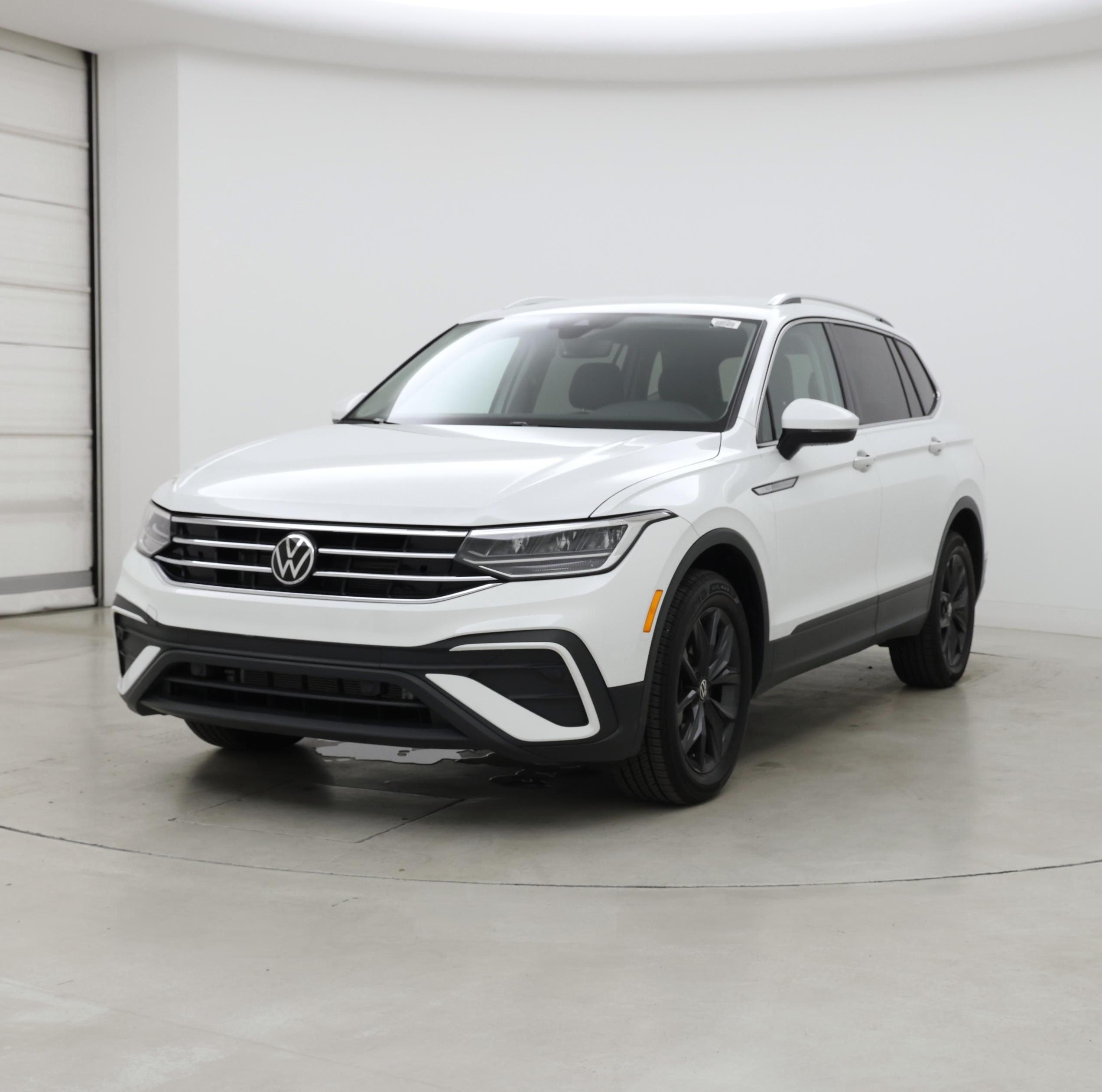 Thumbnail: 2024 Volkswagen Tiguan - 4