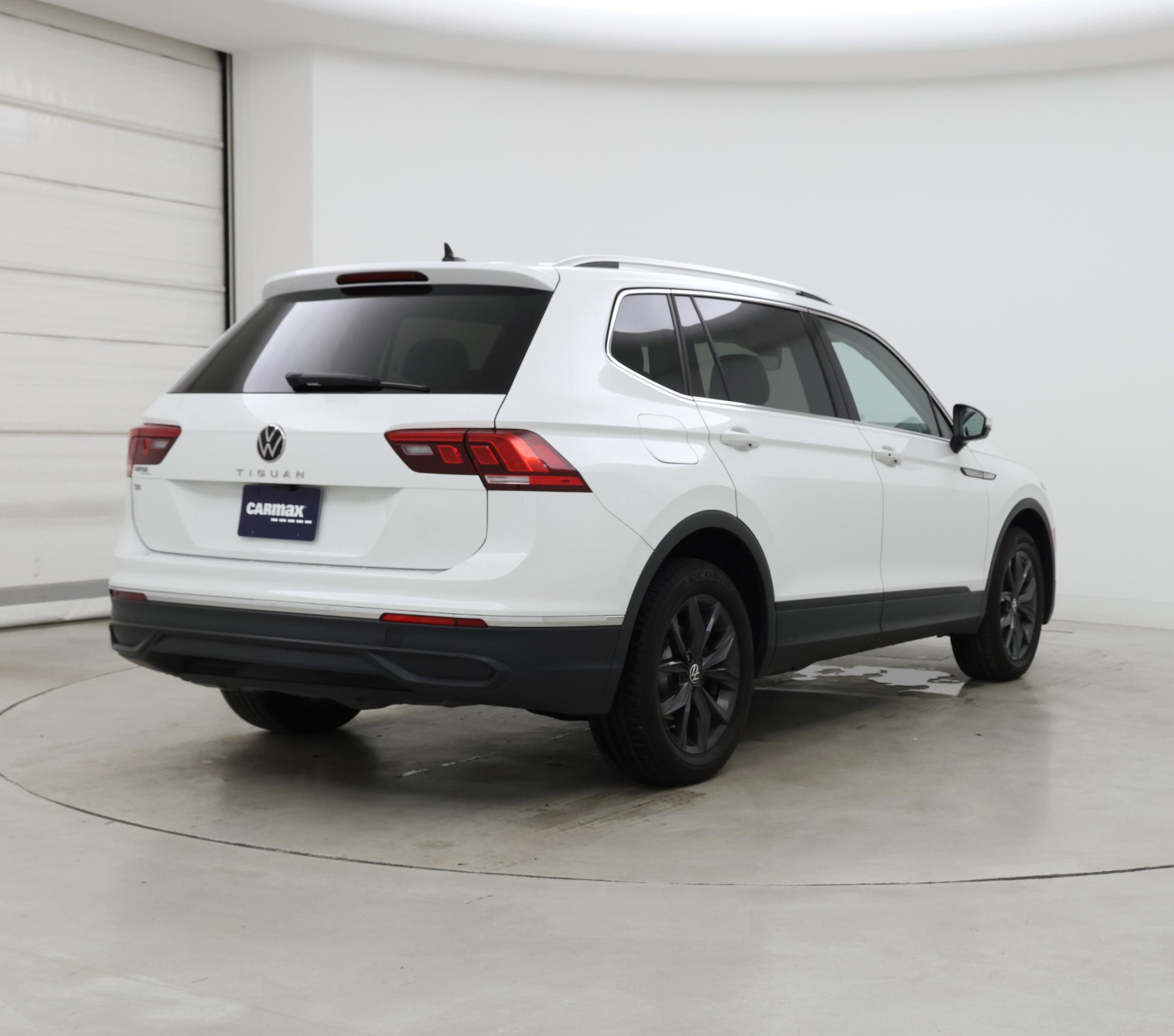 Thumbnail: 2024 Volkswagen Tiguan - 8
