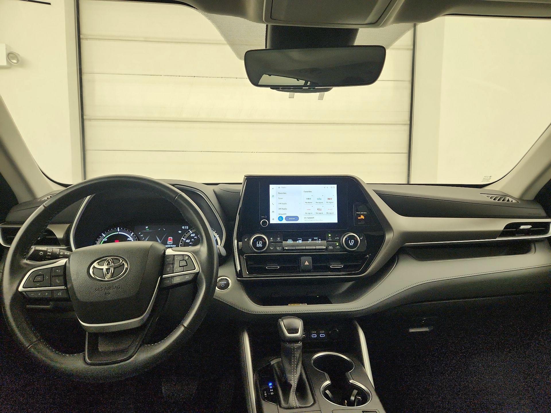 Thumbnail: 2023 Toyota Highlander - 9
