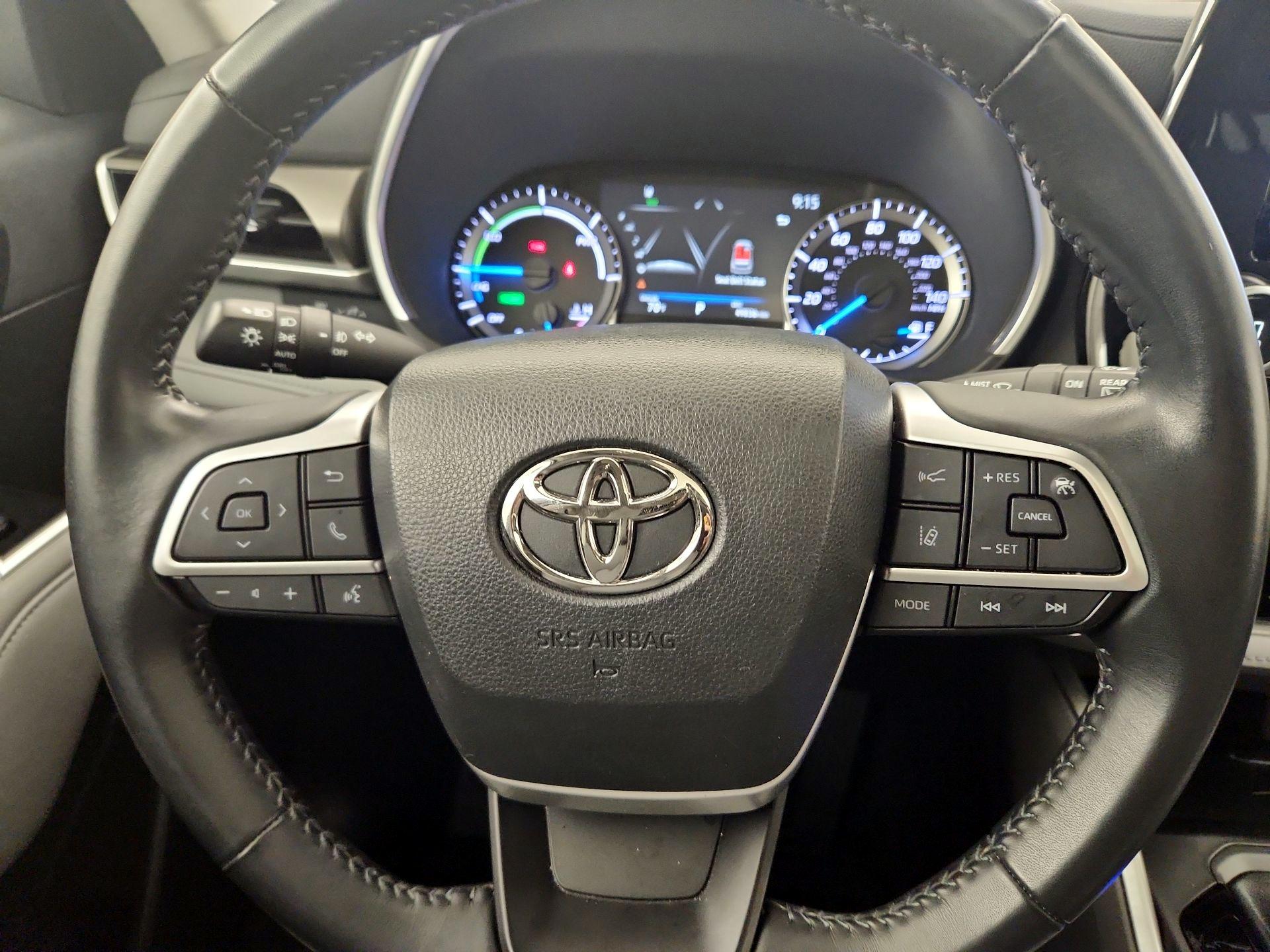 Thumbnail: 2023 Toyota Highlander - 10
