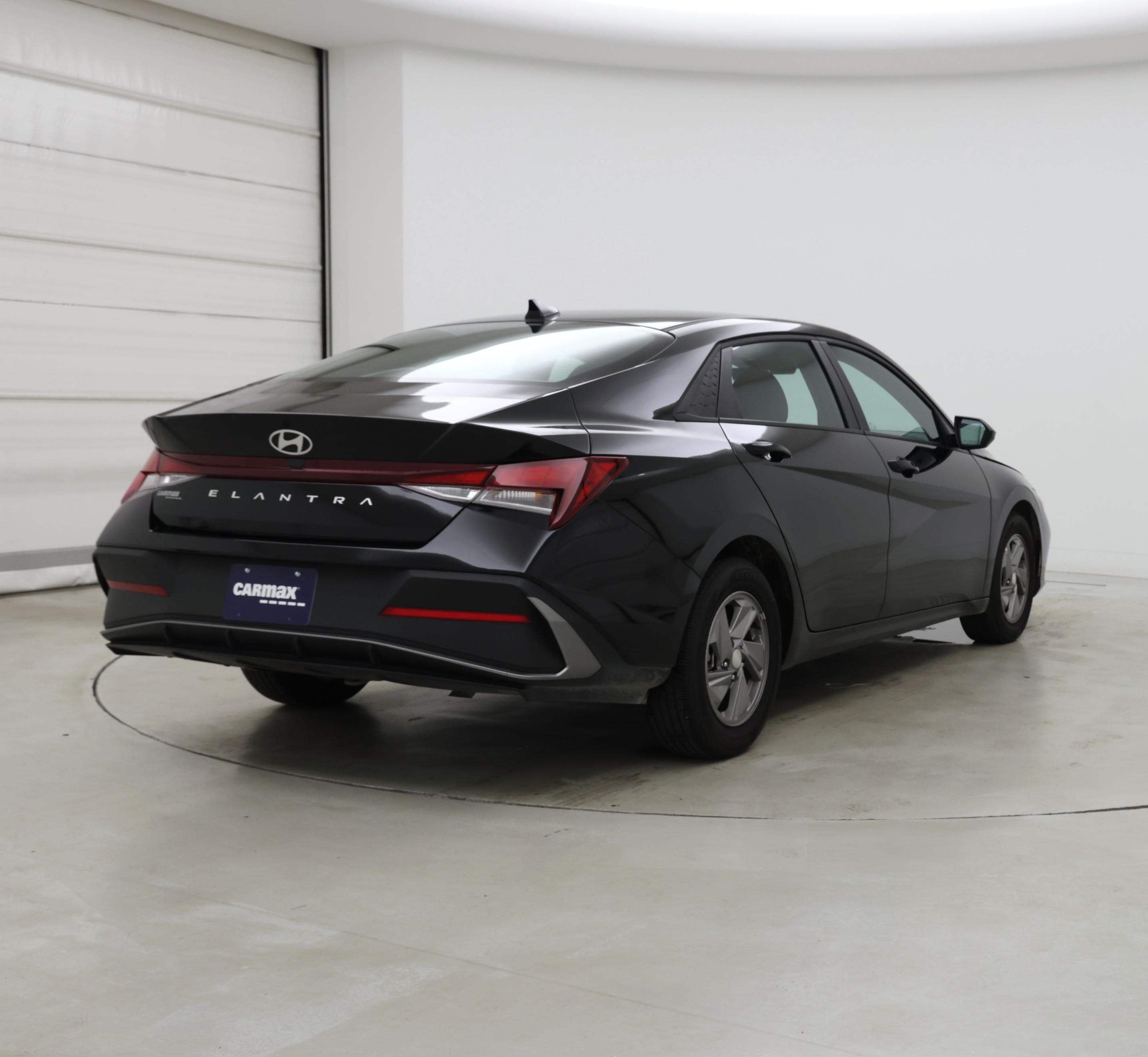 Thumbnail: 2025 Hyundai Elantra - 8