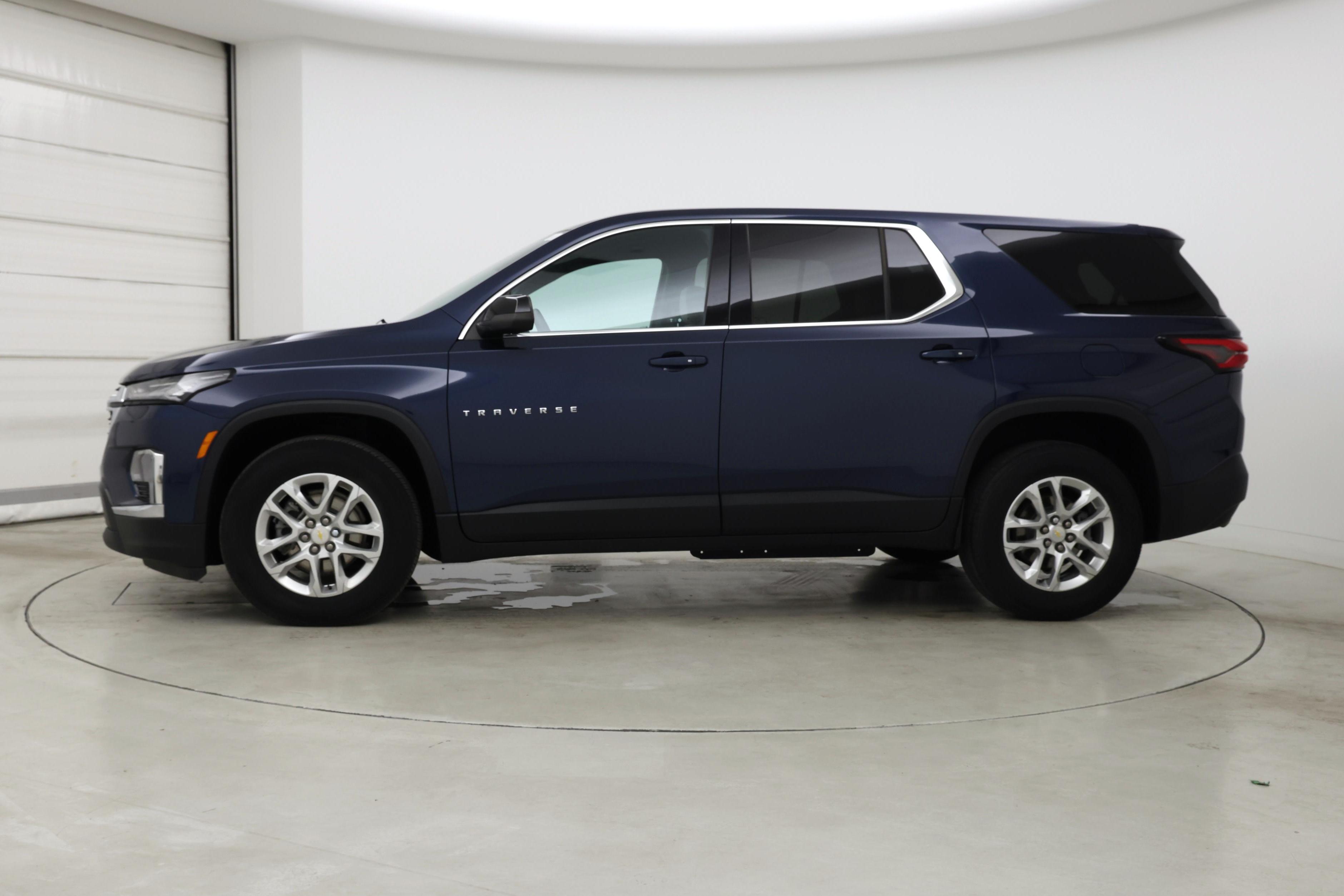 Thumbnail: 2023 Chevrolet Traverse - 3
