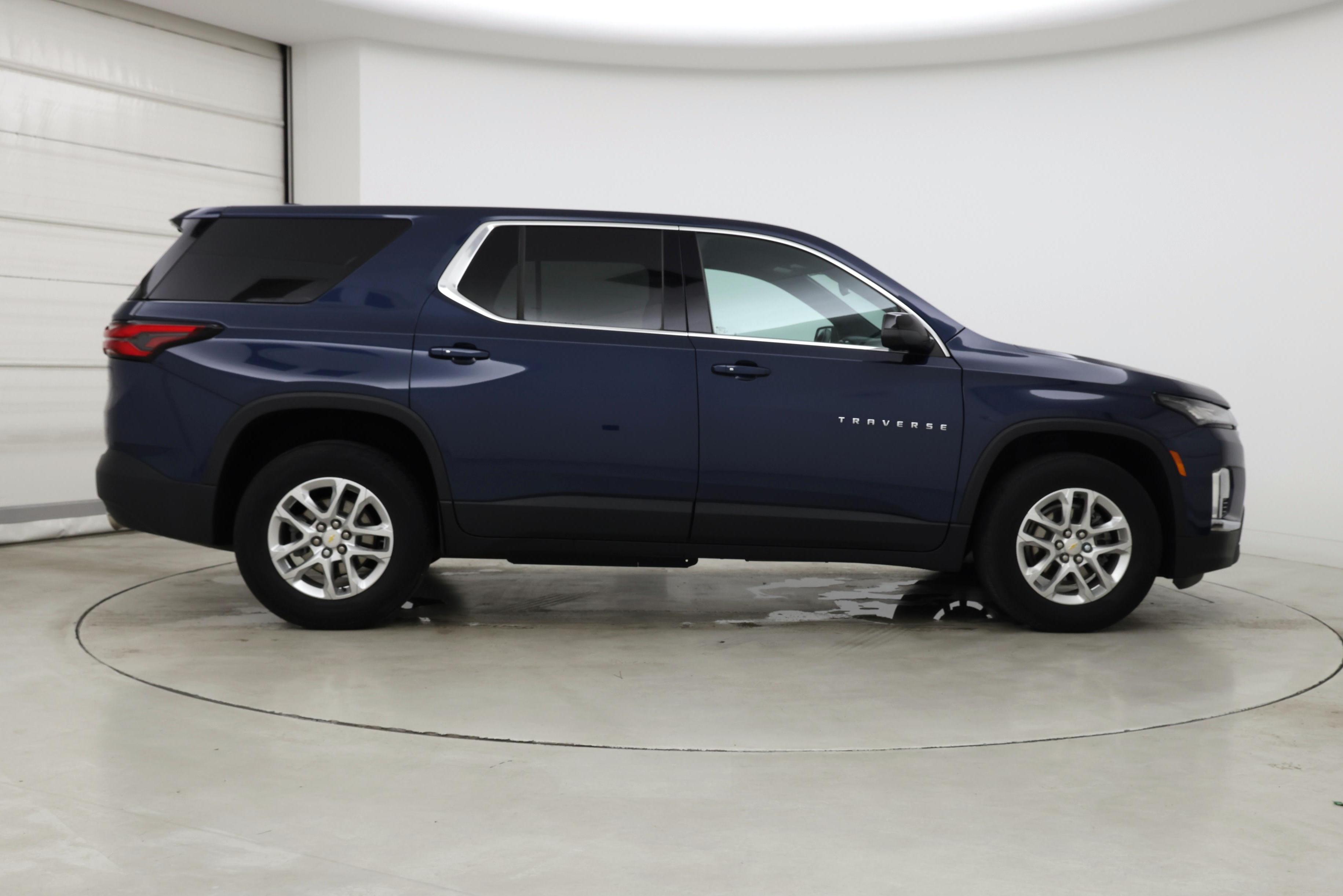 Thumbnail: 2023 Chevrolet Traverse - 7