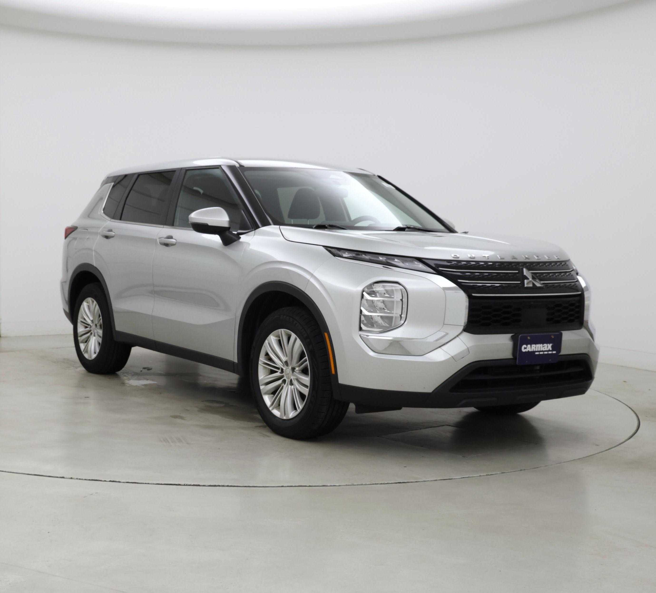 Silver 2024 Mitsubishi Outlander SUV / Crossover Front-Wheel Drive Automatic