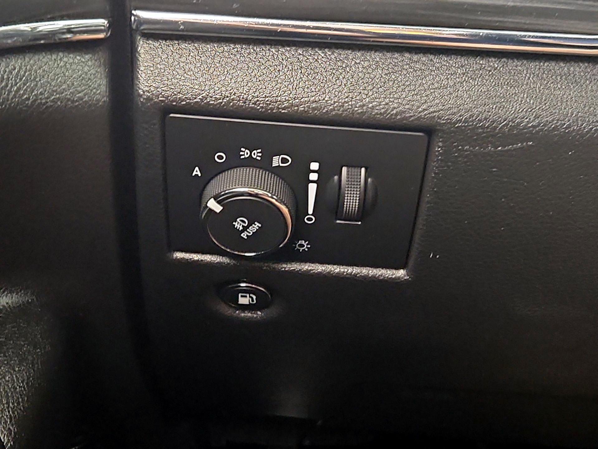 Thumbnail: 2020 Jeep Grand Cherokee - 13