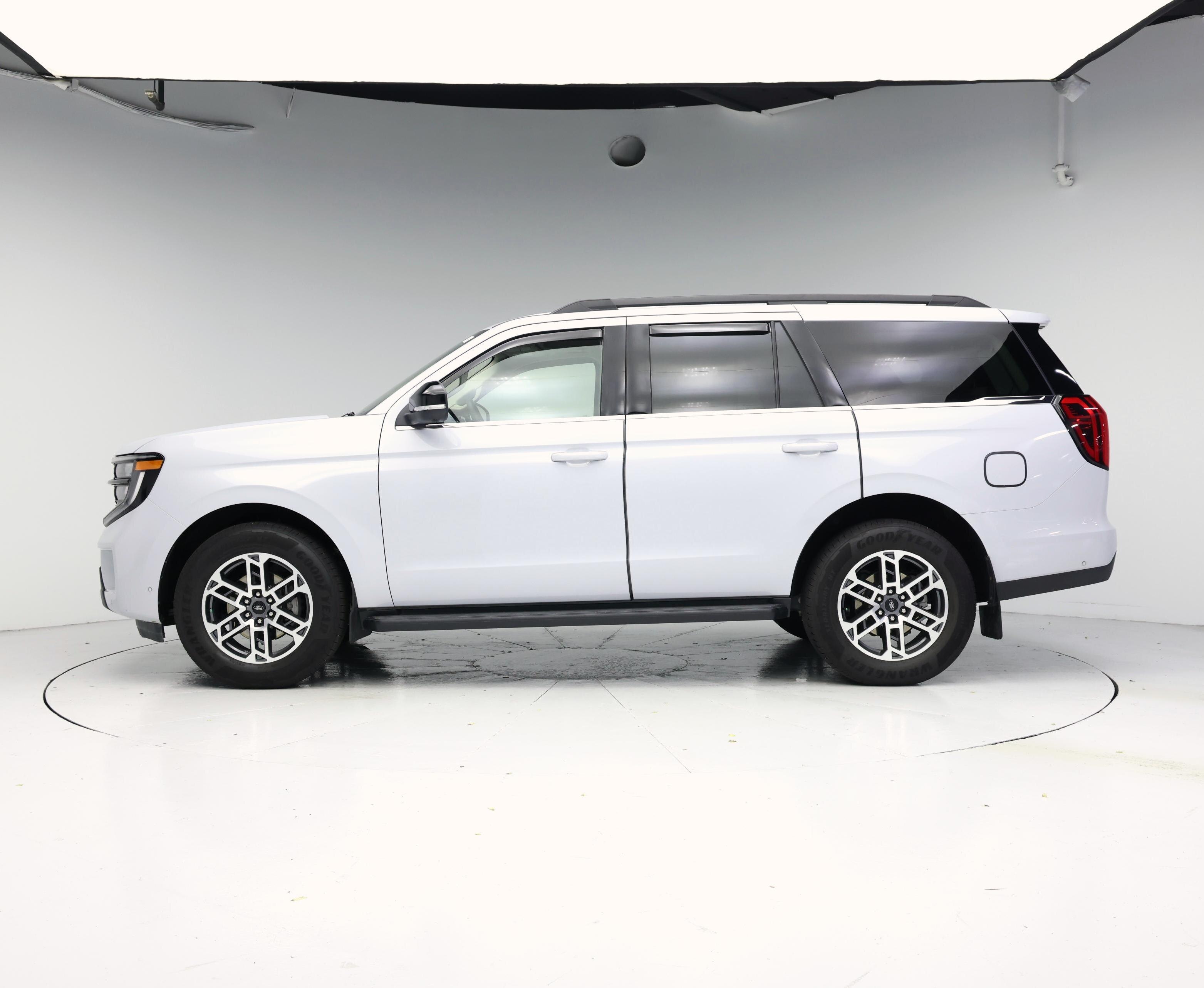 Thumbnail: 2025 Ford Expedition - 3