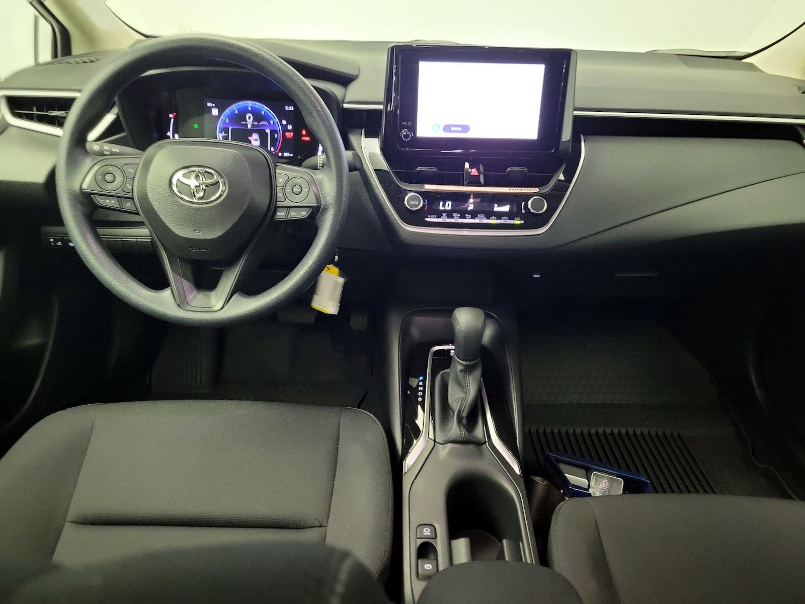 2026 Toyota Corolla LE - Photo 10