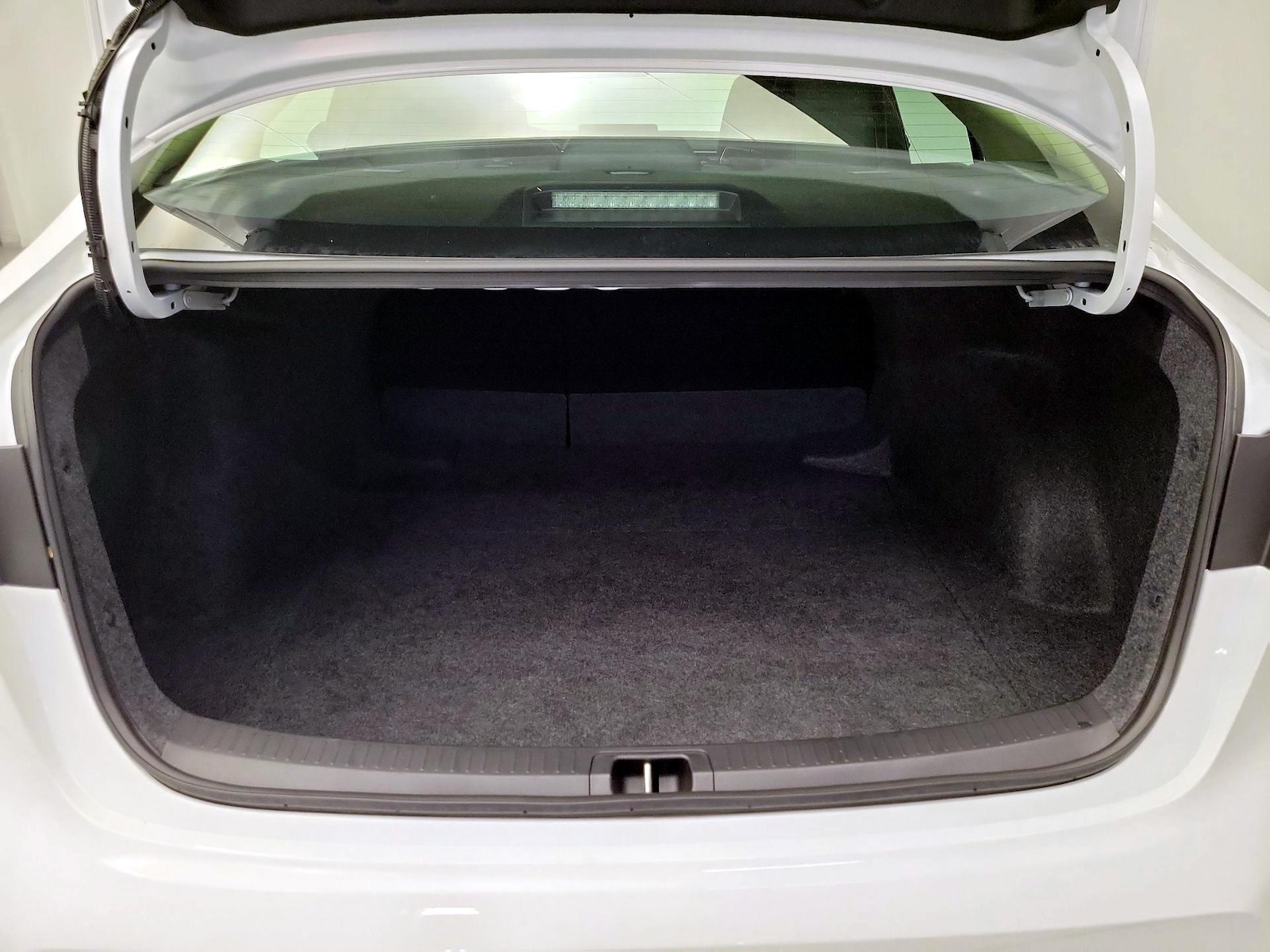2026 Toyota Corolla LE - Photo 21