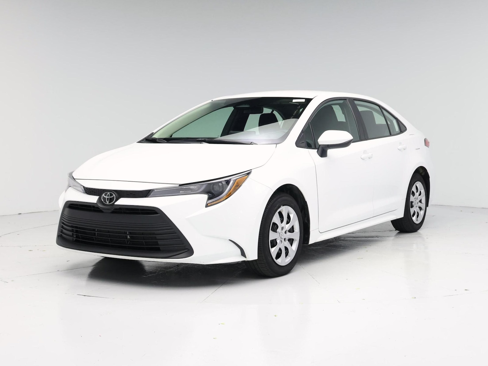 2026 Toyota Corolla LE - Photo 5