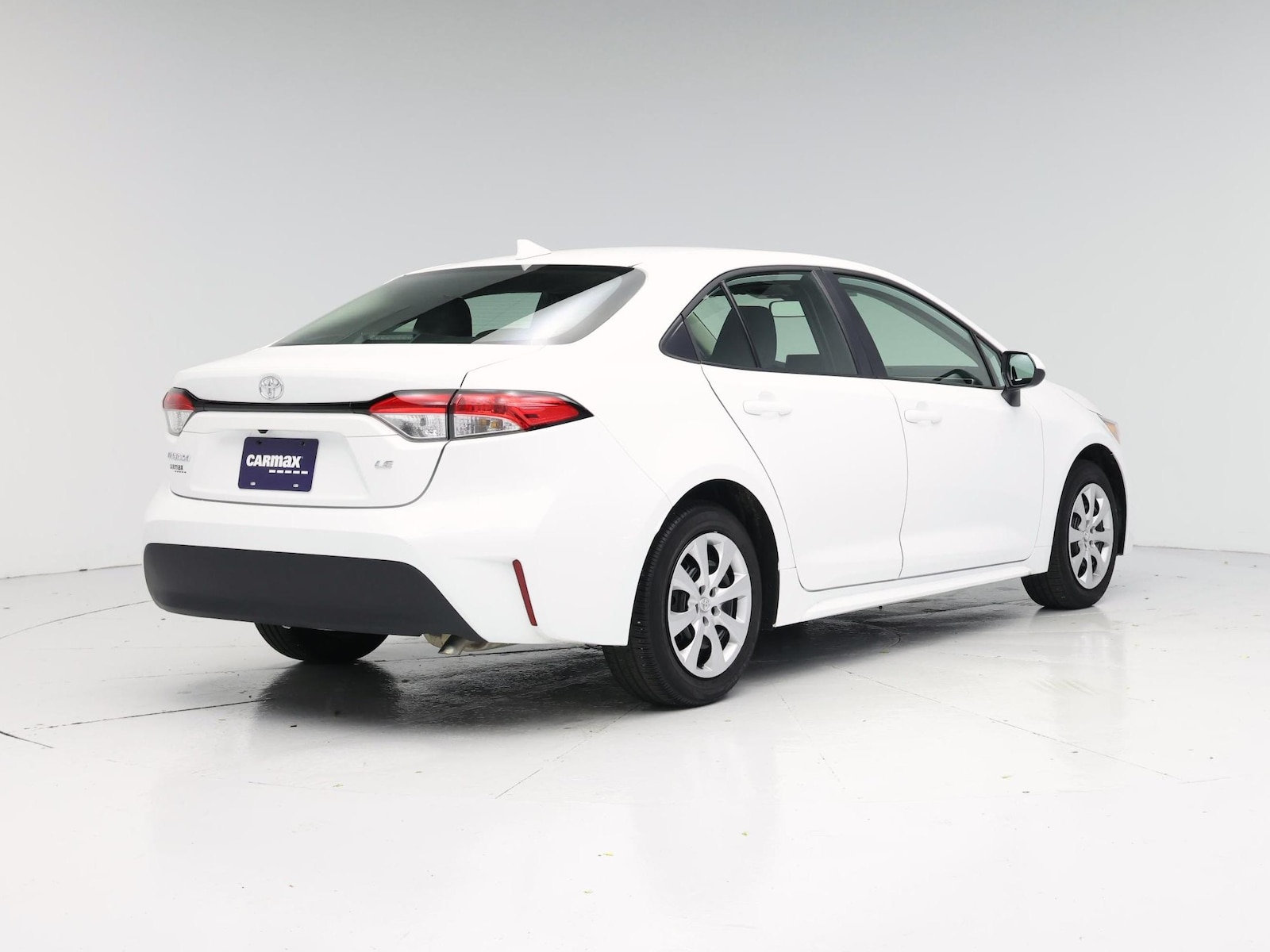 2026 Toyota Corolla LE - Photo 9