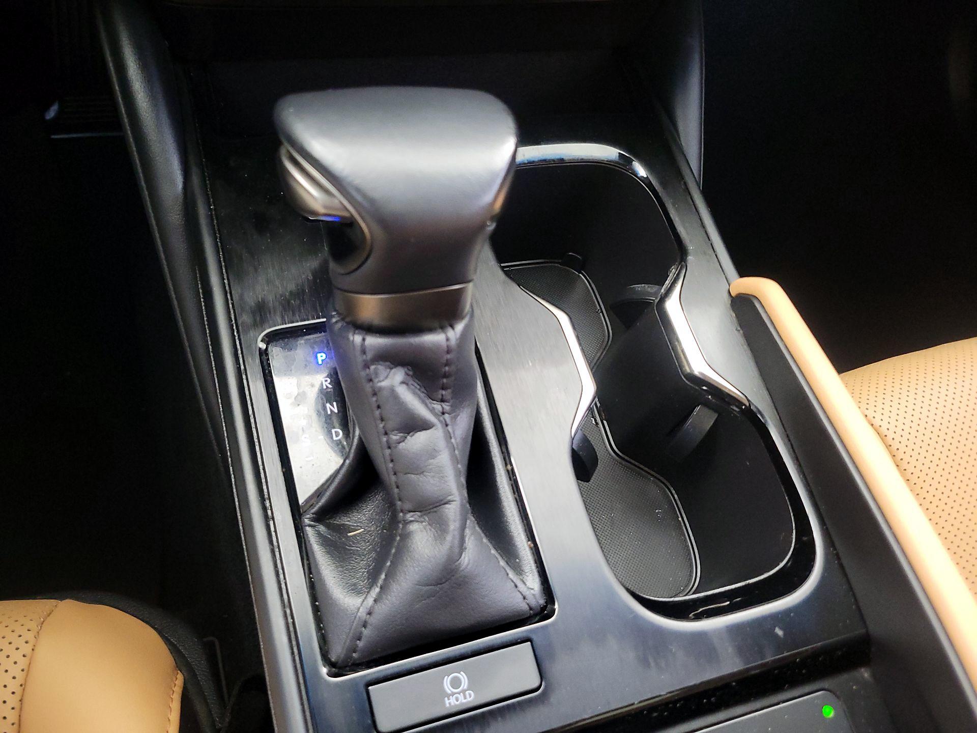 Thumbnail: 2023 Lexus ES - 17