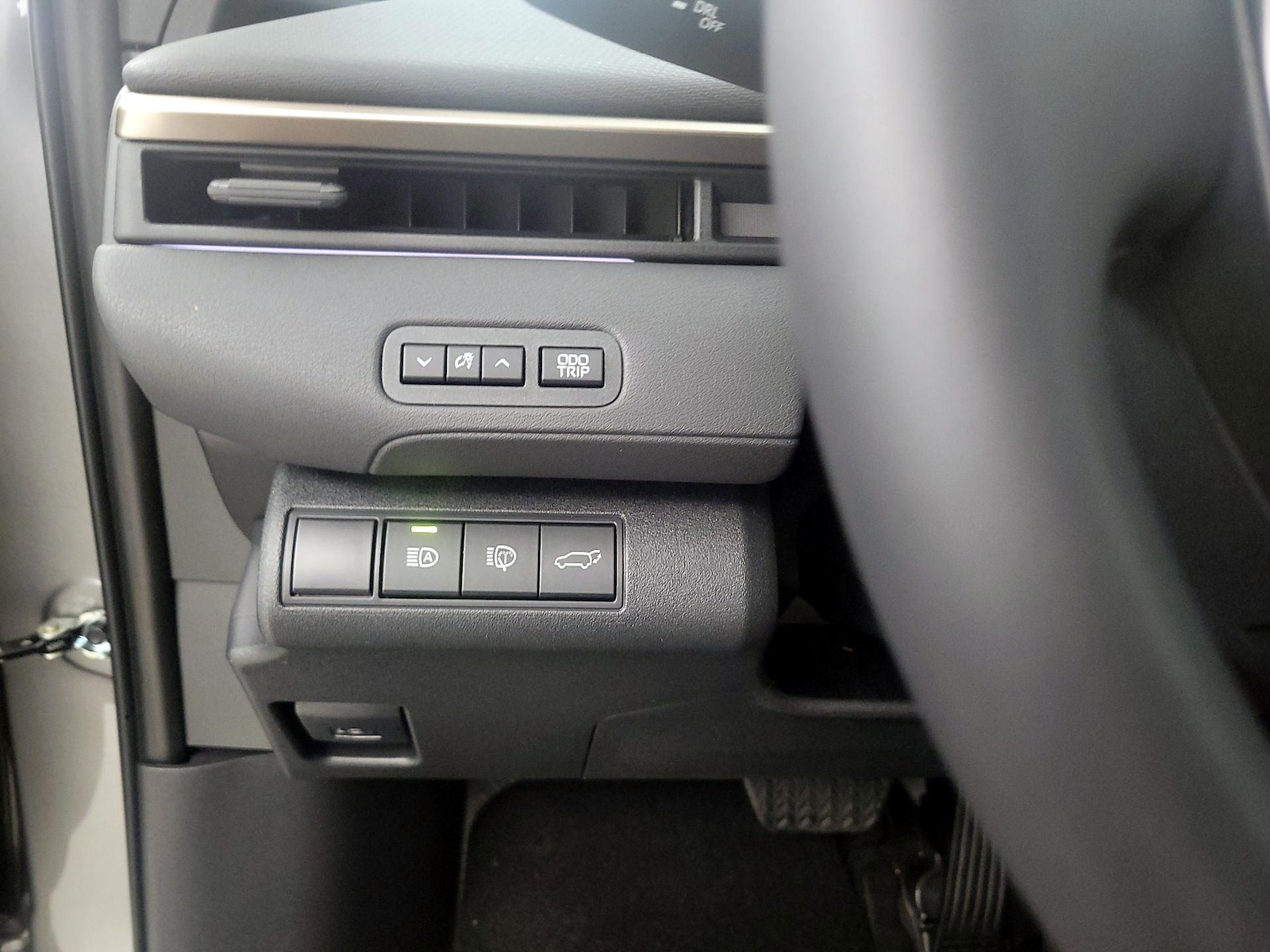 2026 Toyota bZ XLE - Photo 12