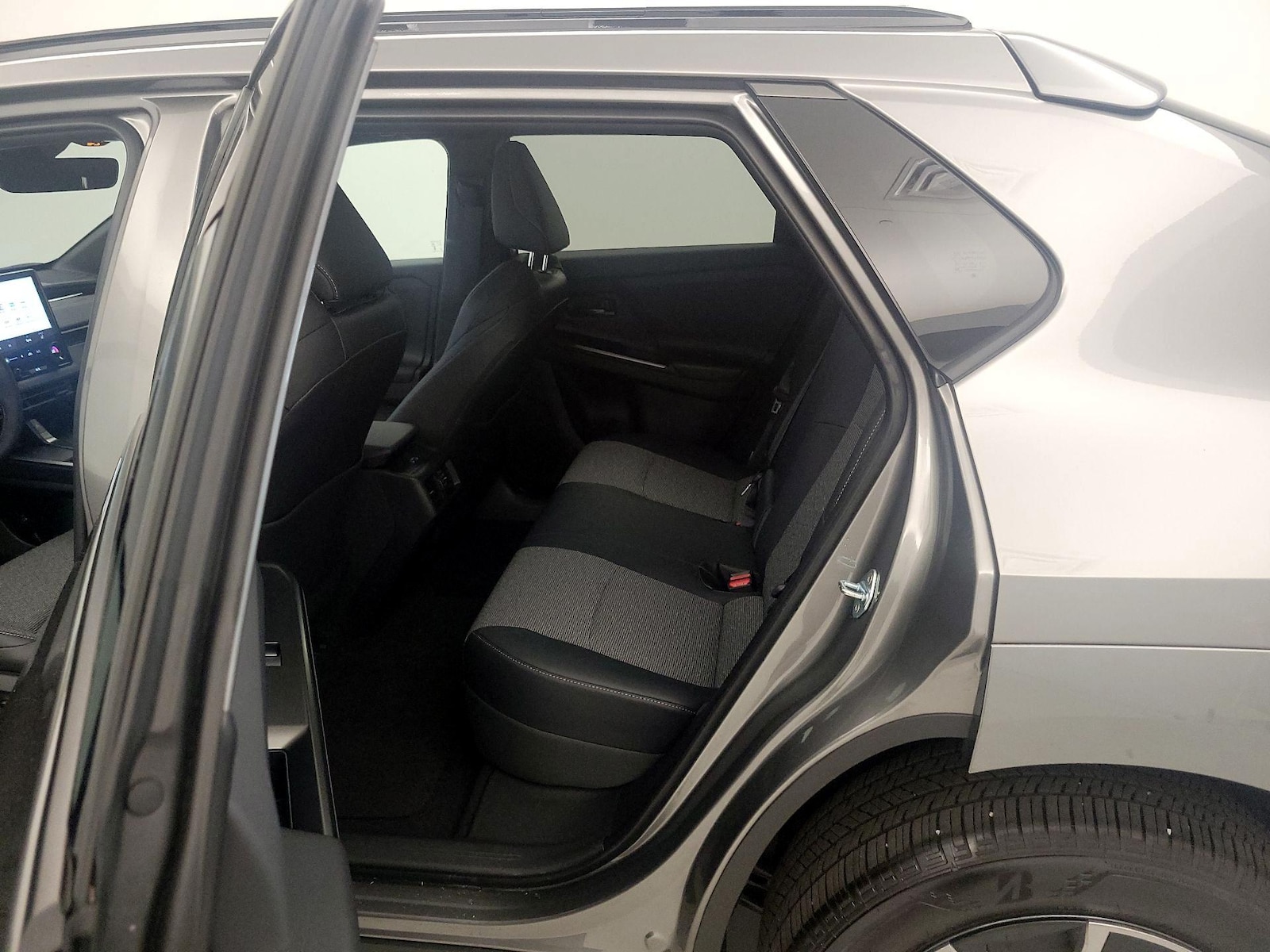 2026 Toyota bZ XLE - Photo 18