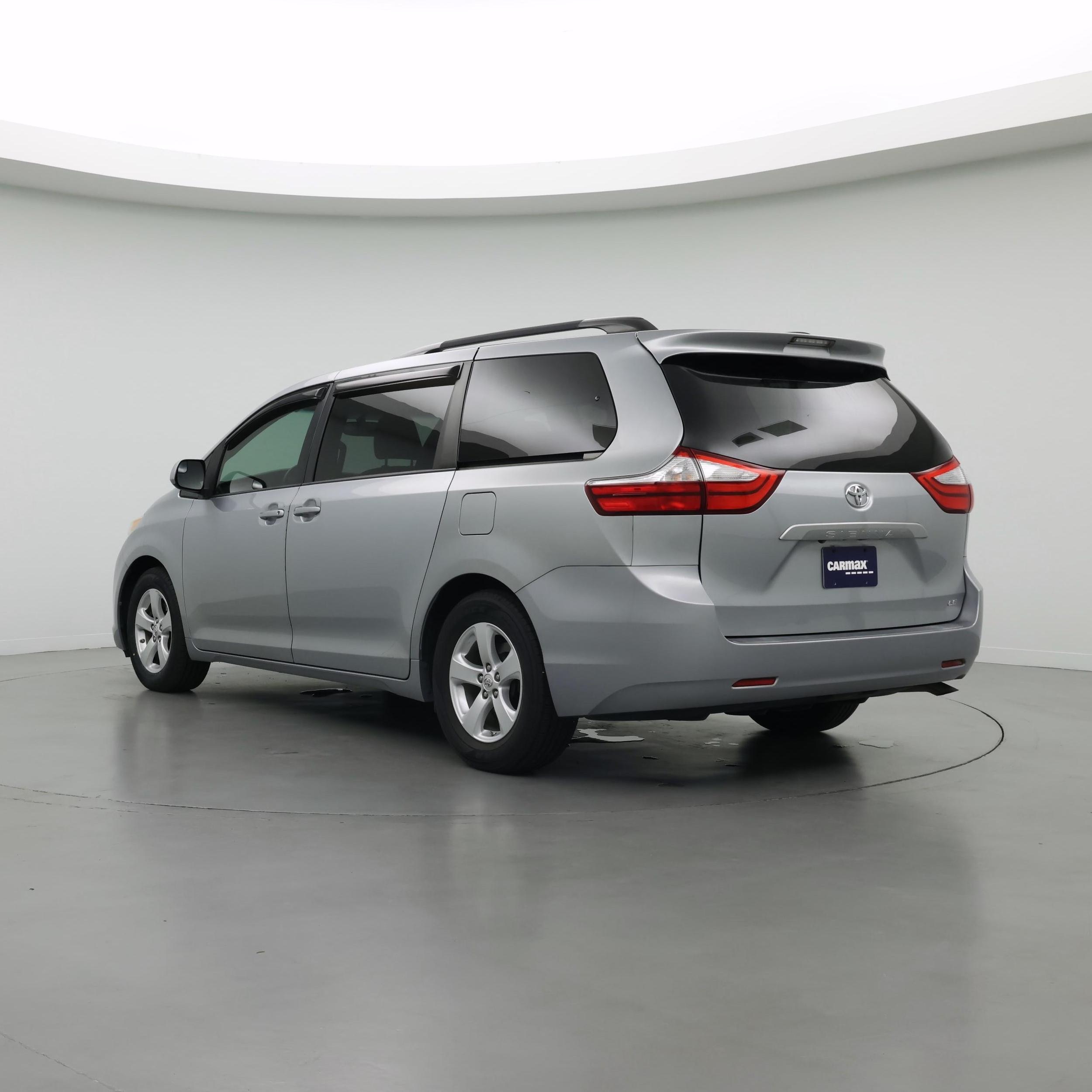 Thumbnail: 2016 Toyota Sienna - 2