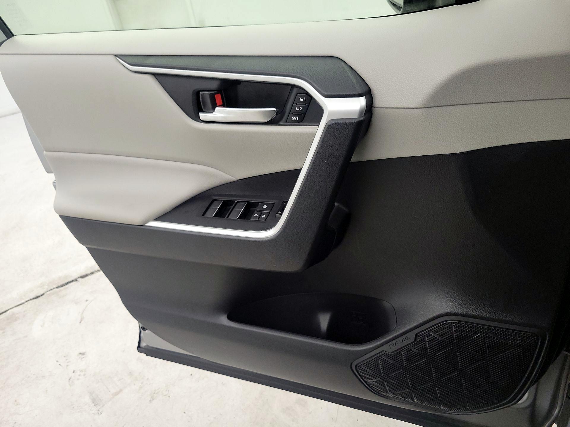 Thumbnail: 2023 Toyota RAV4 - 12