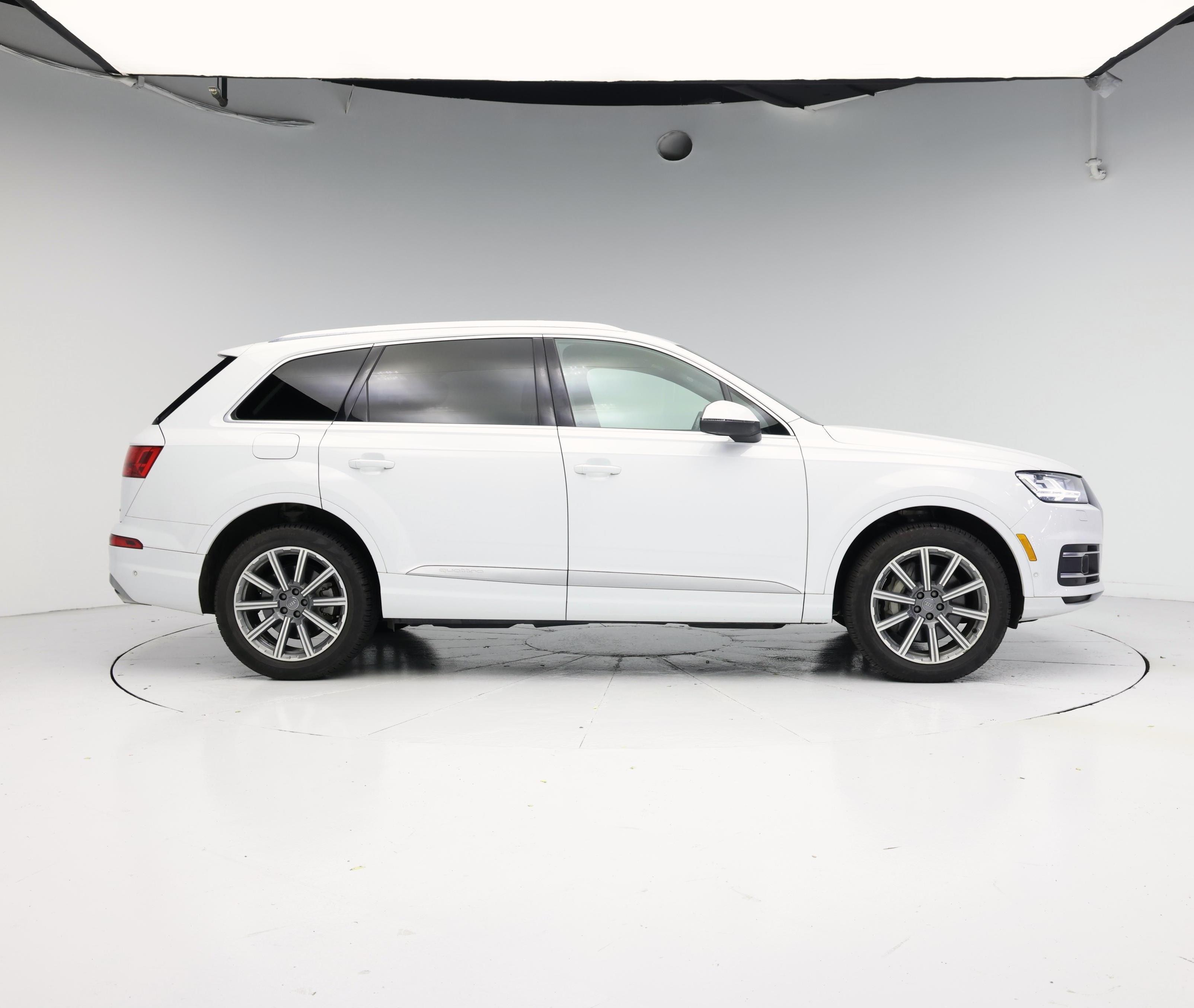 Thumbnail: 2019 Audi Q7 - 7