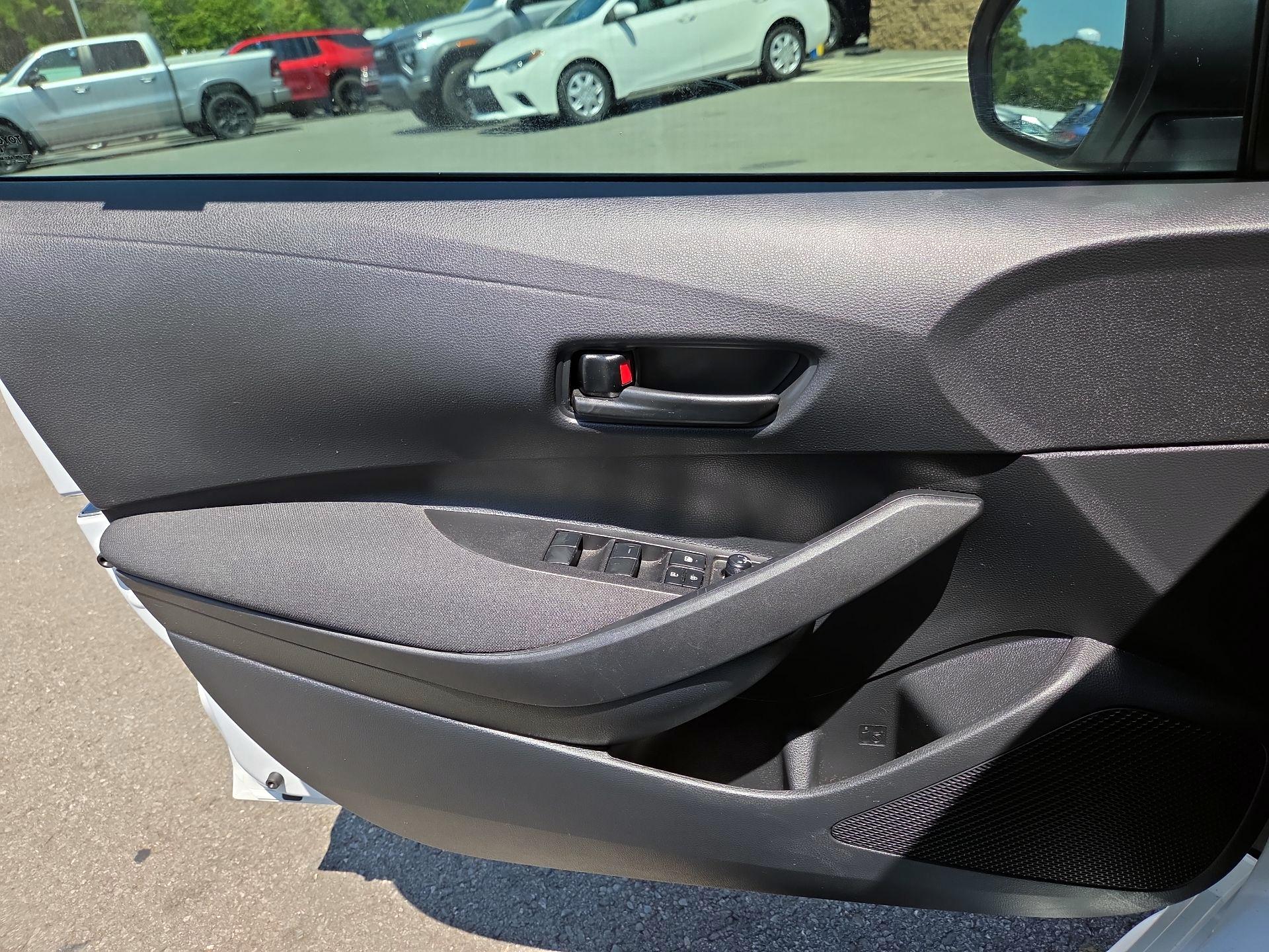 Thumbnail: 2025 Toyota Corolla - 12