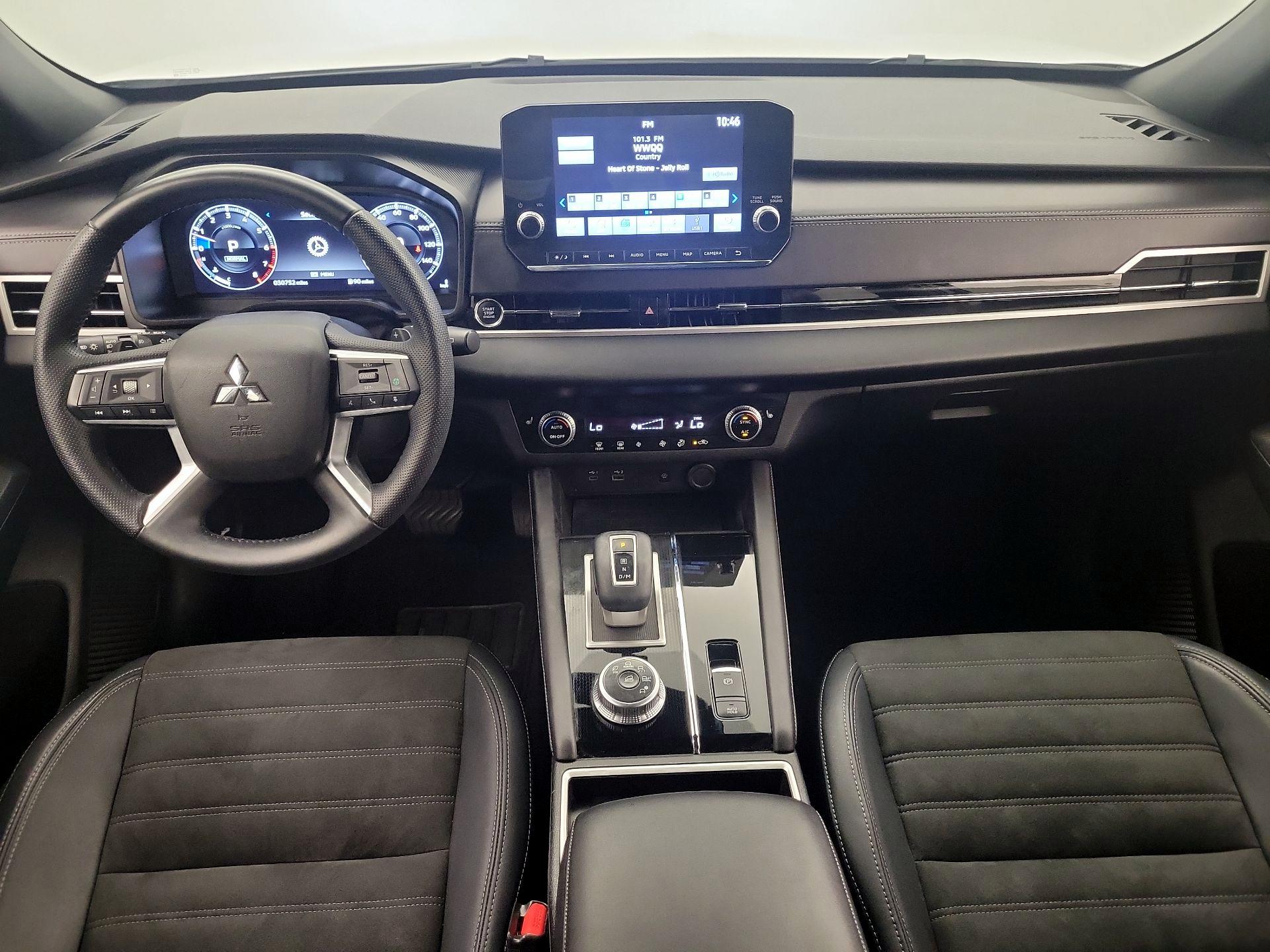 Thumbnail: 2024 Mitsubishi Outlander - 9
