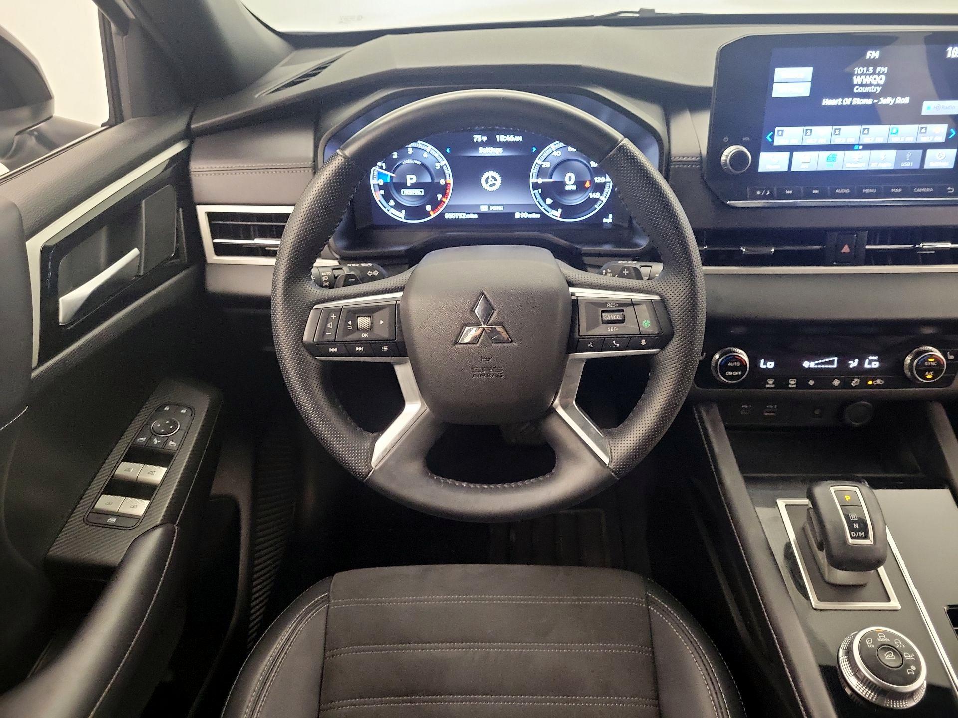Thumbnail: 2024 Mitsubishi Outlander - 10