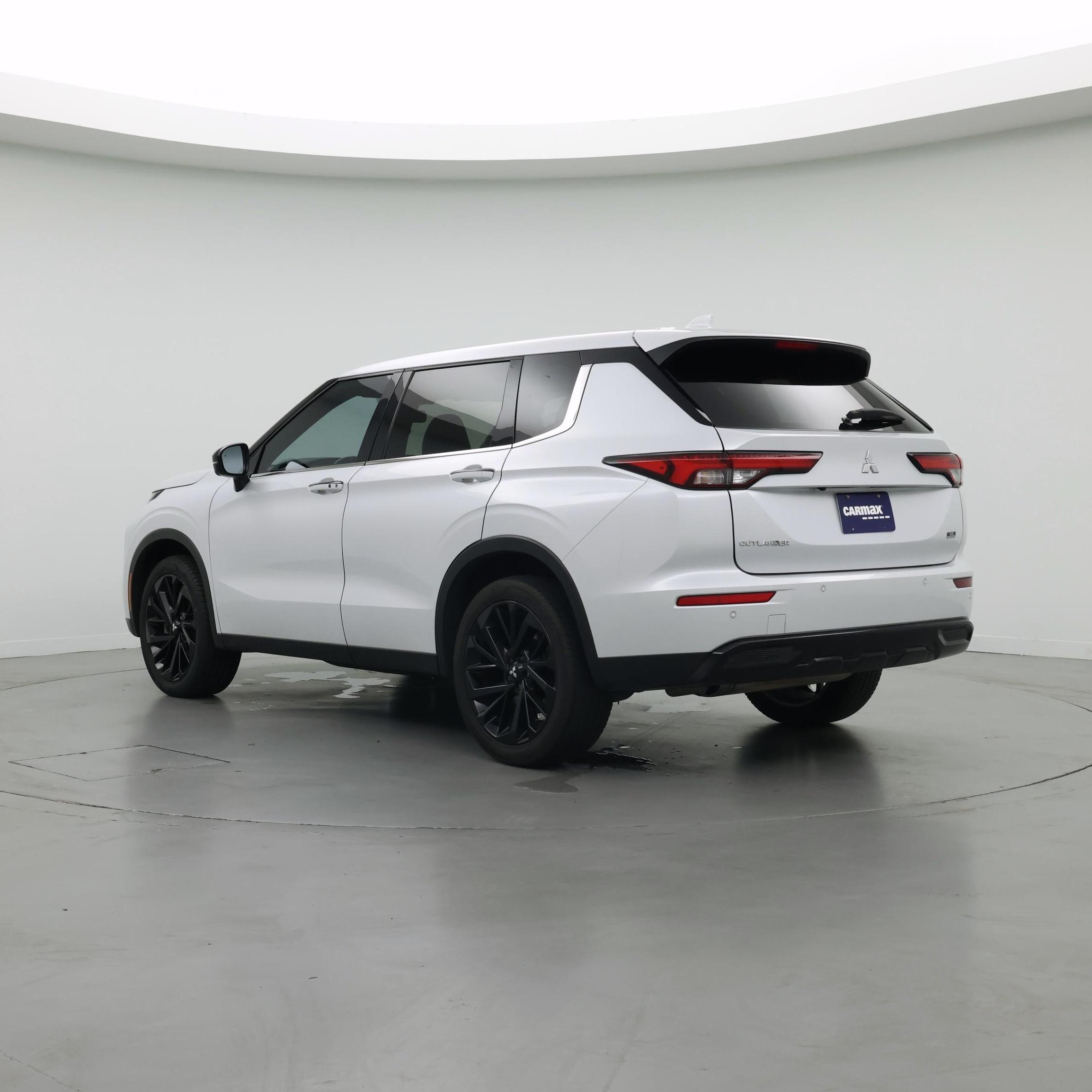 Thumbnail: 2024 Mitsubishi Outlander - 2