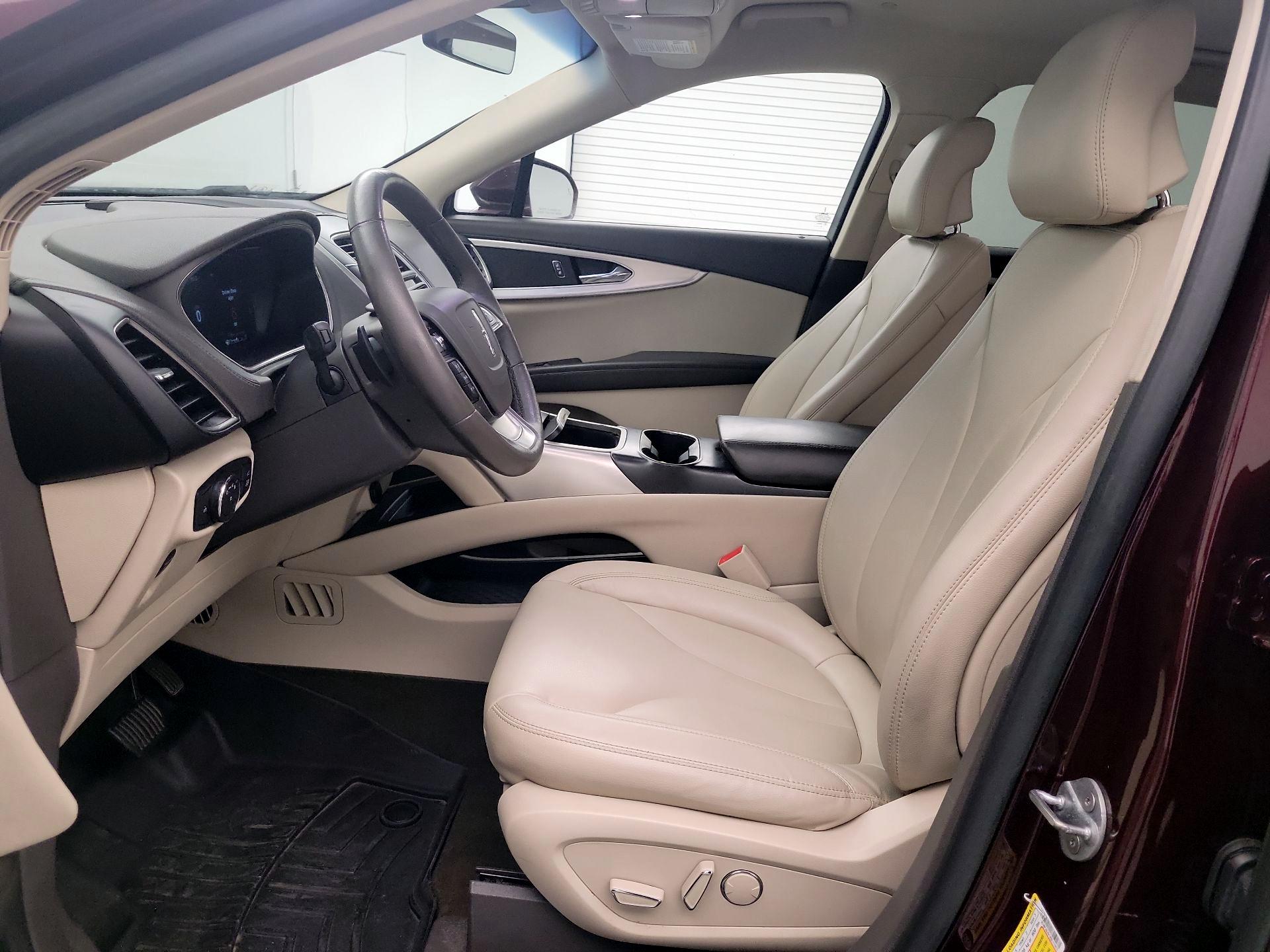 Thumbnail: 2019 Lincoln Nautilus - 11