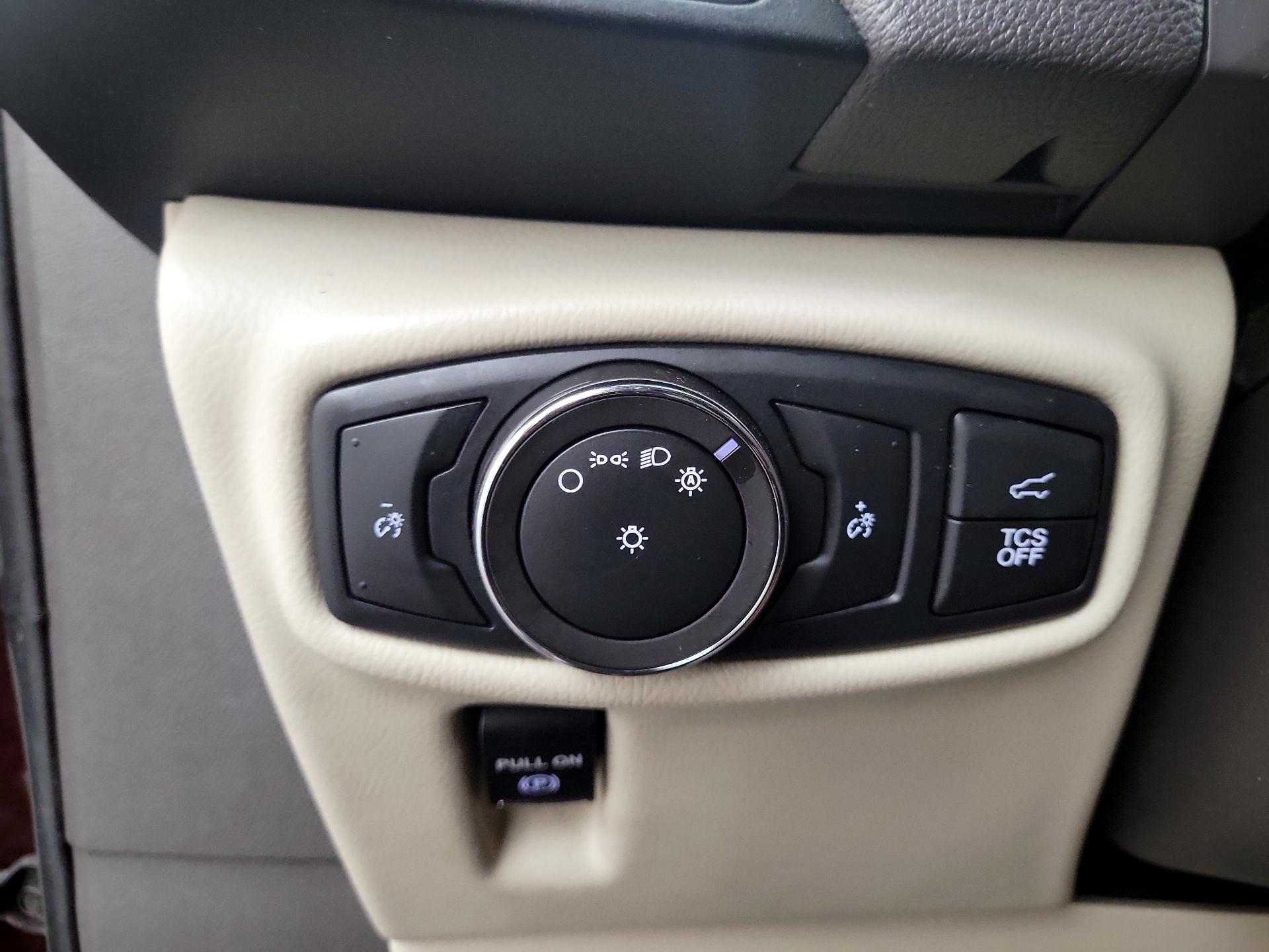 Thumbnail: 2019 Lincoln Nautilus - 13