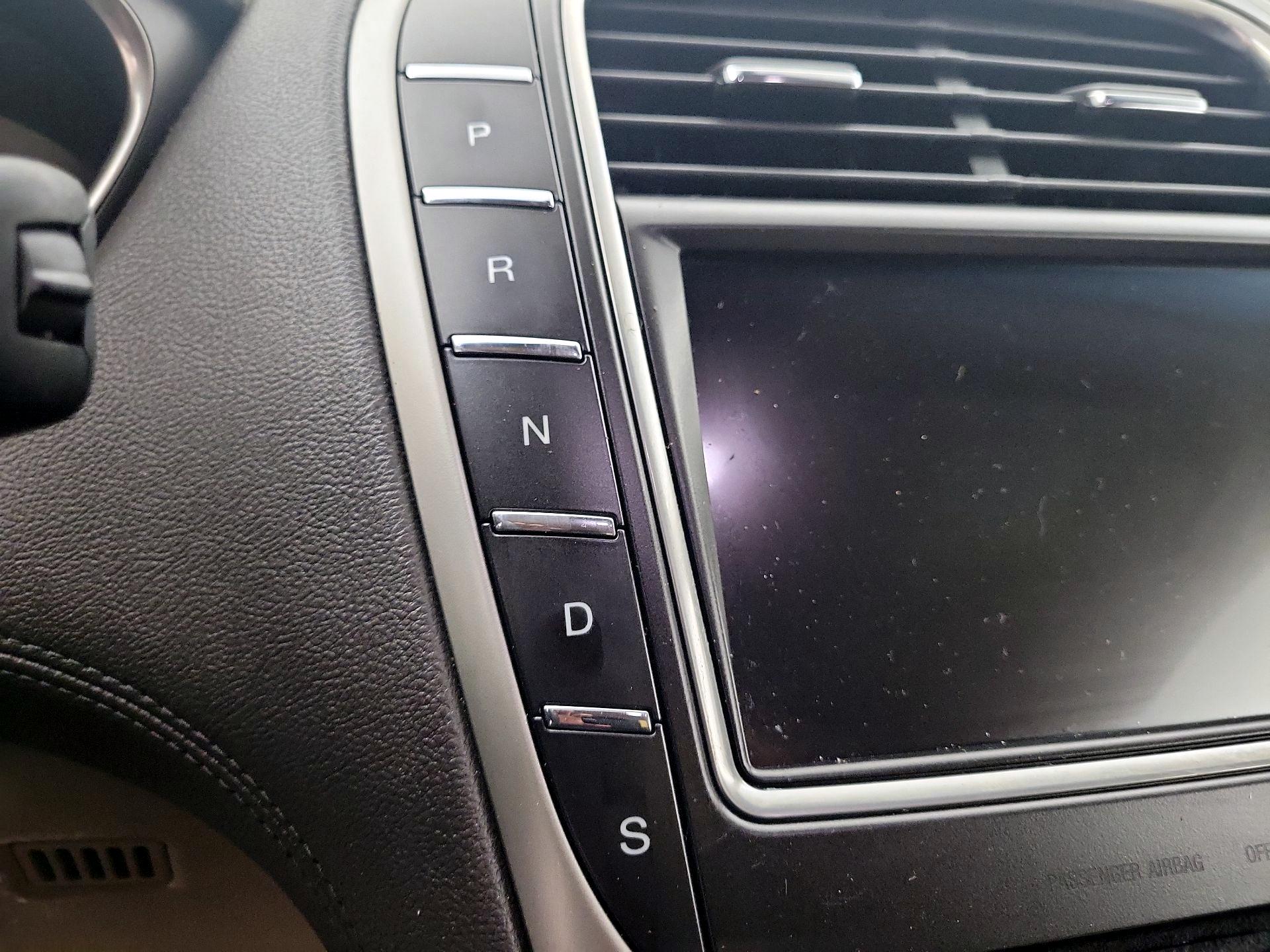 Thumbnail: 2019 Lincoln Nautilus - 17