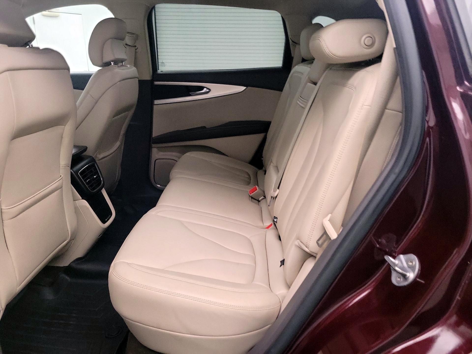 Thumbnail: 2019 Lincoln Nautilus - 19
