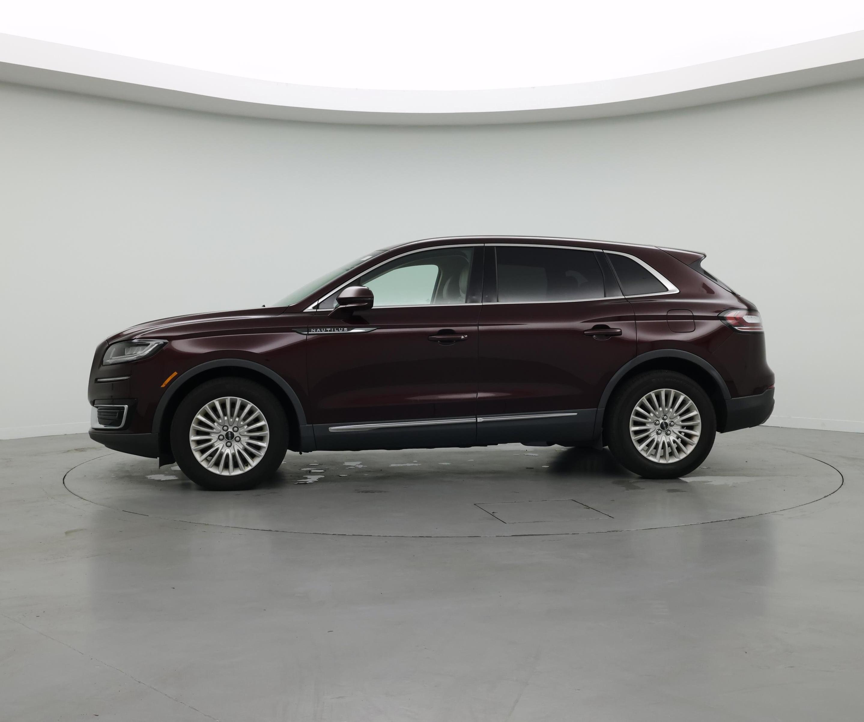 Thumbnail: 2019 Lincoln Nautilus - 3