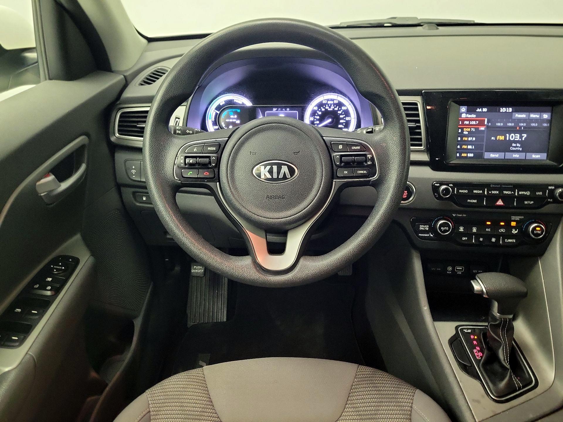 Thumbnail: 2017 Kia Niro - 10