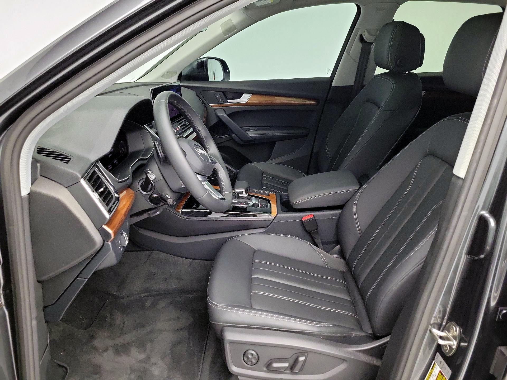Thumbnail: 2023 Audi Q5 - 11