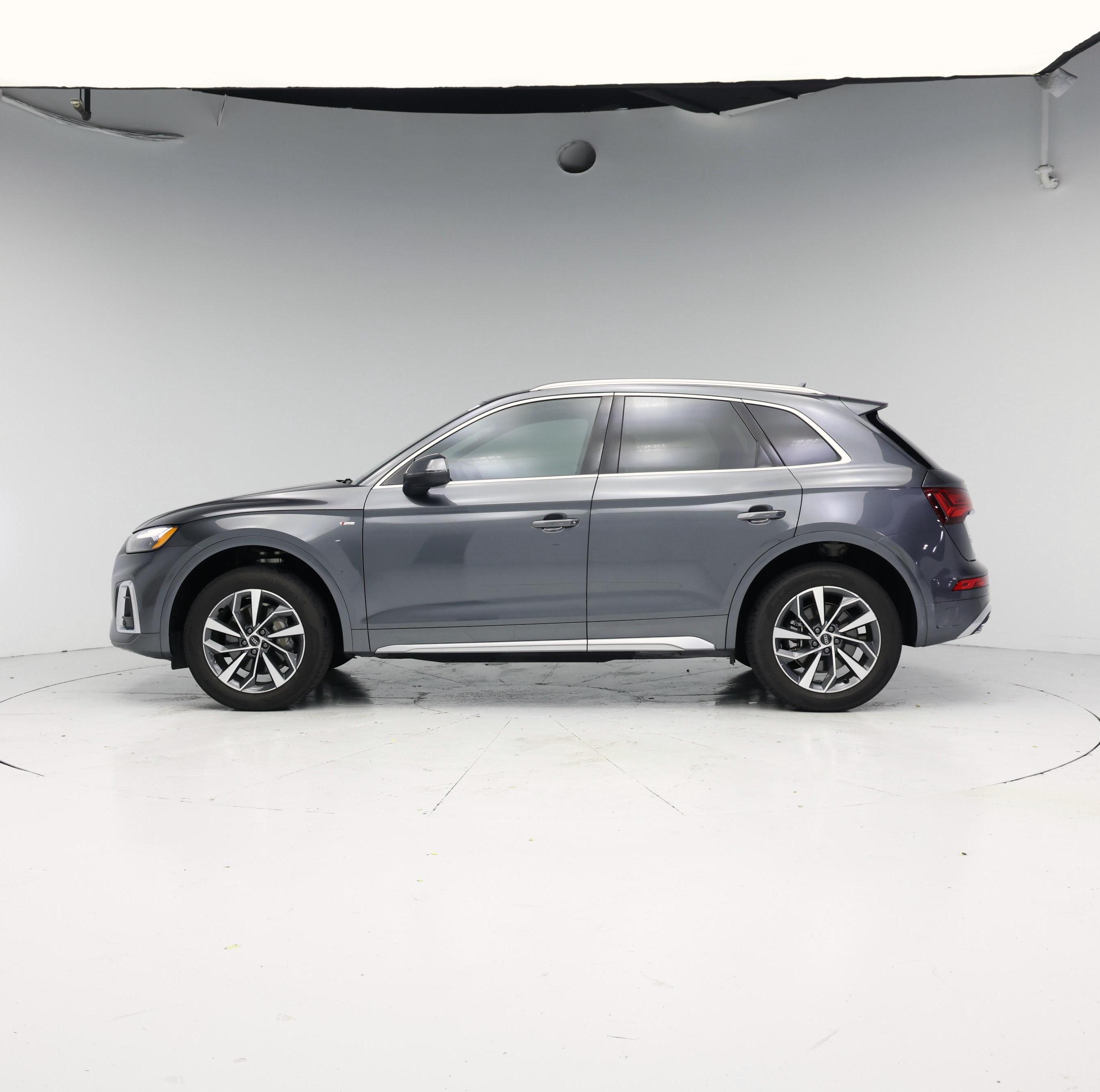 Thumbnail: 2023 Audi Q5 - 3