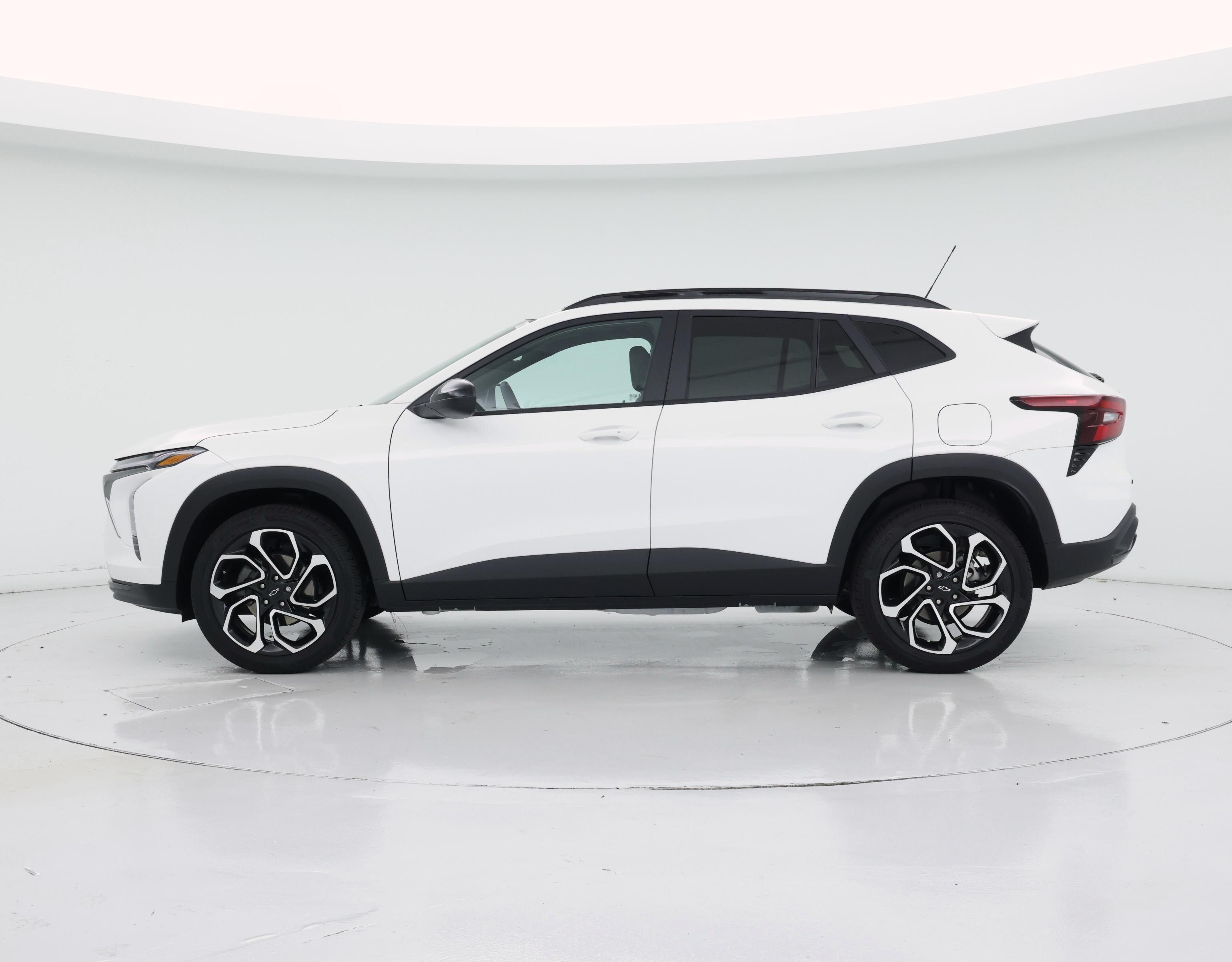 Thumbnail: 2025 Chevrolet Trax - 3