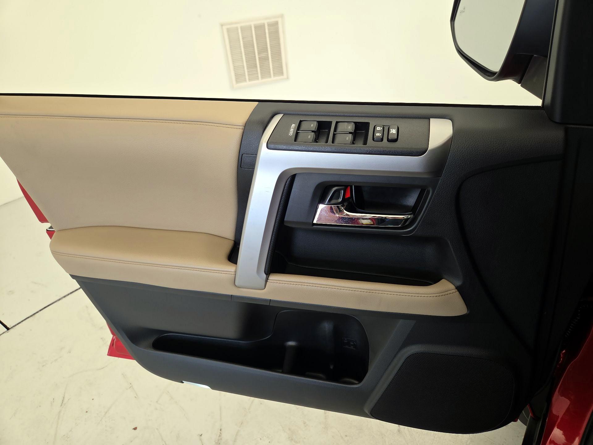 Thumbnail: 2022 Toyota 4Runner - 12