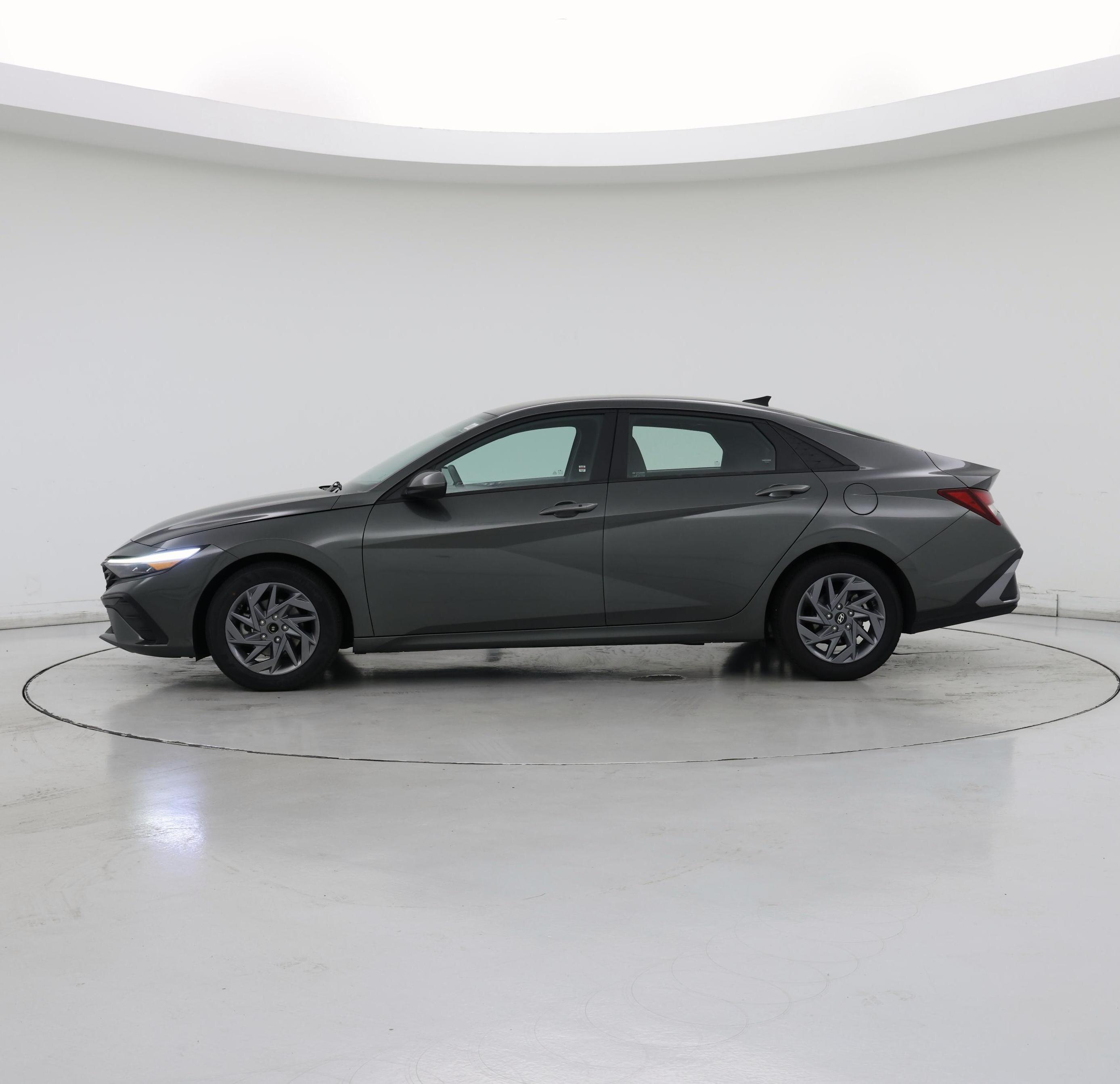 Thumbnail: 2024 Hyundai Elantra - 3