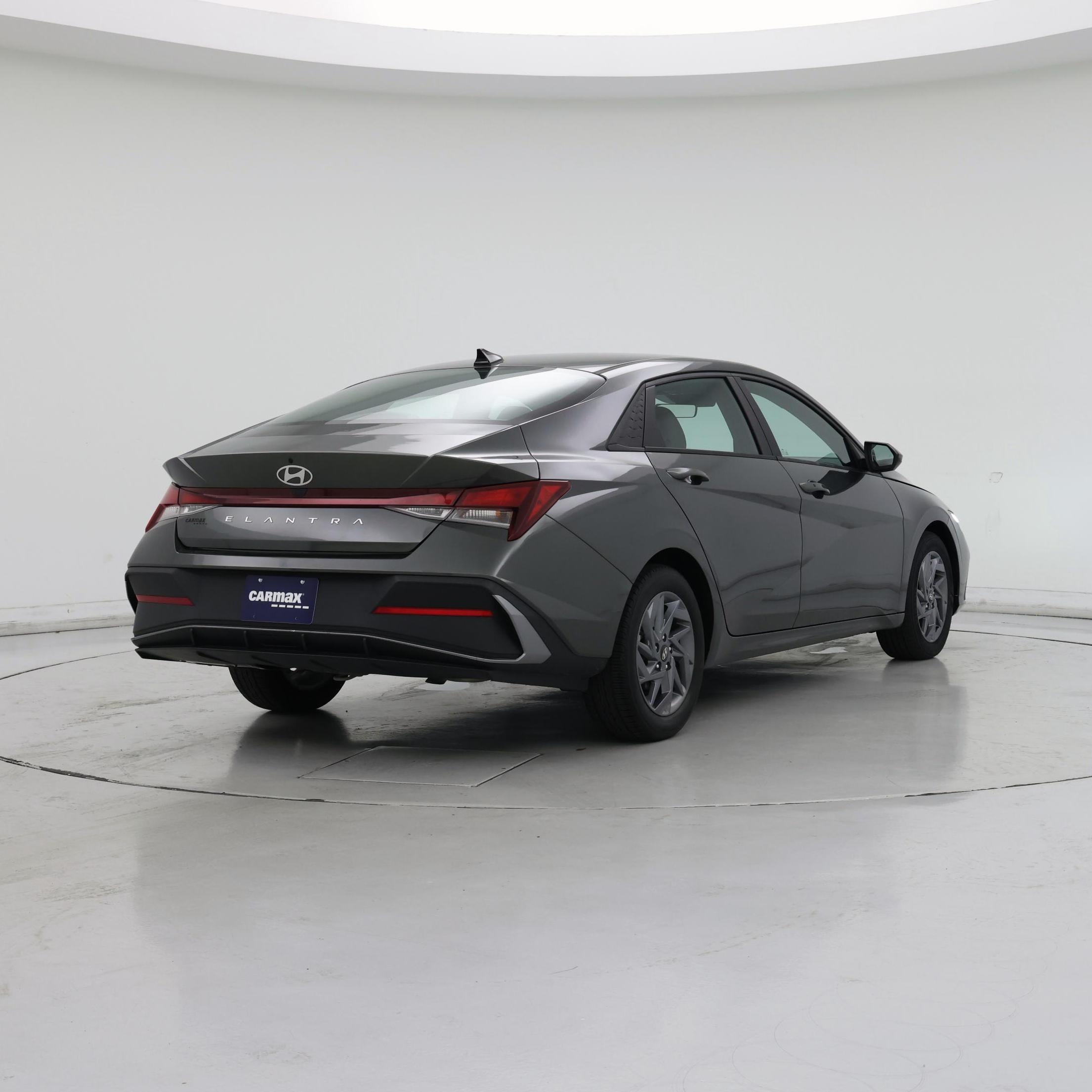 Thumbnail: 2024 Hyundai Elantra - 8