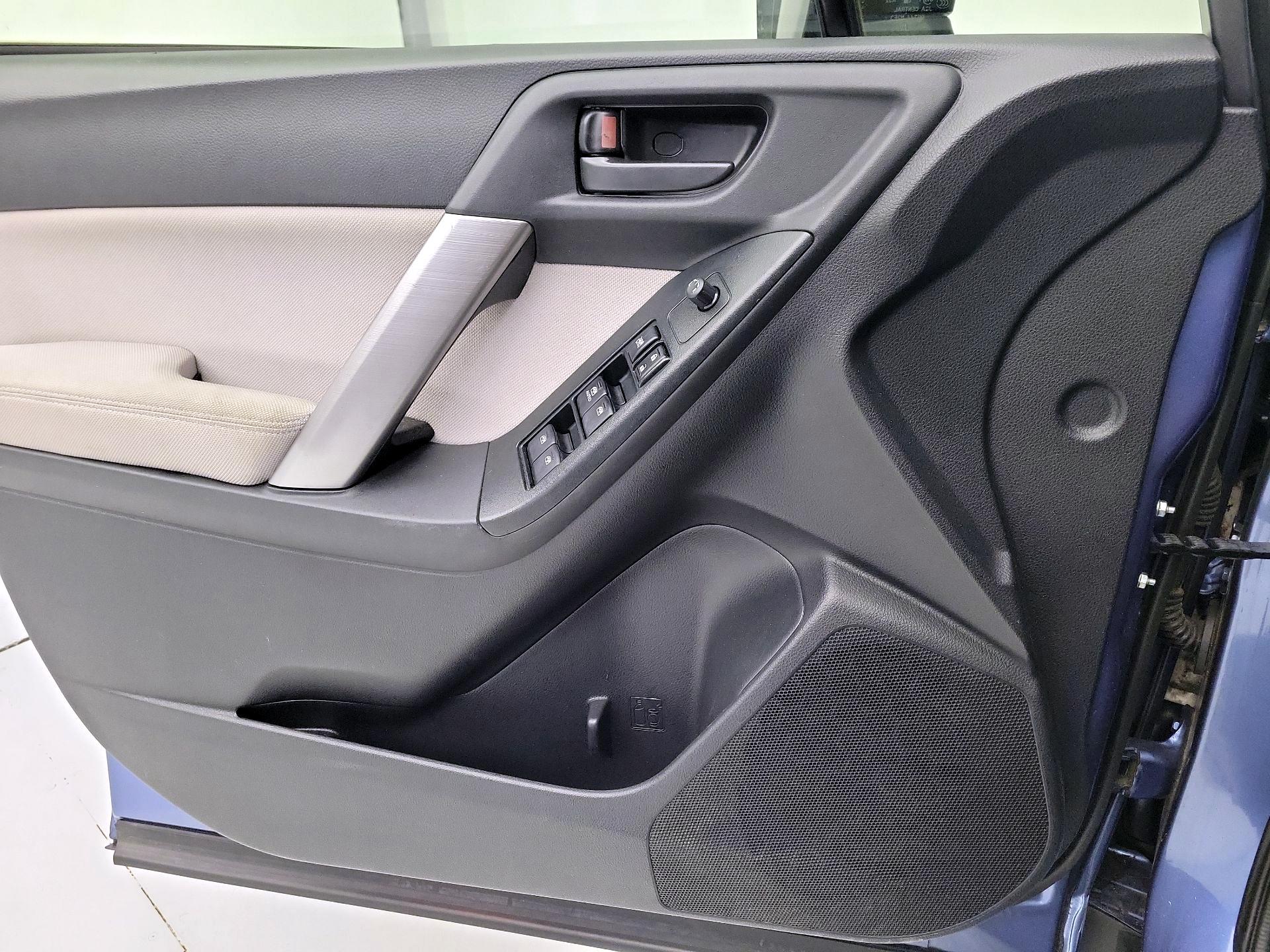 Thumbnail: 2015 Subaru Forester - 12