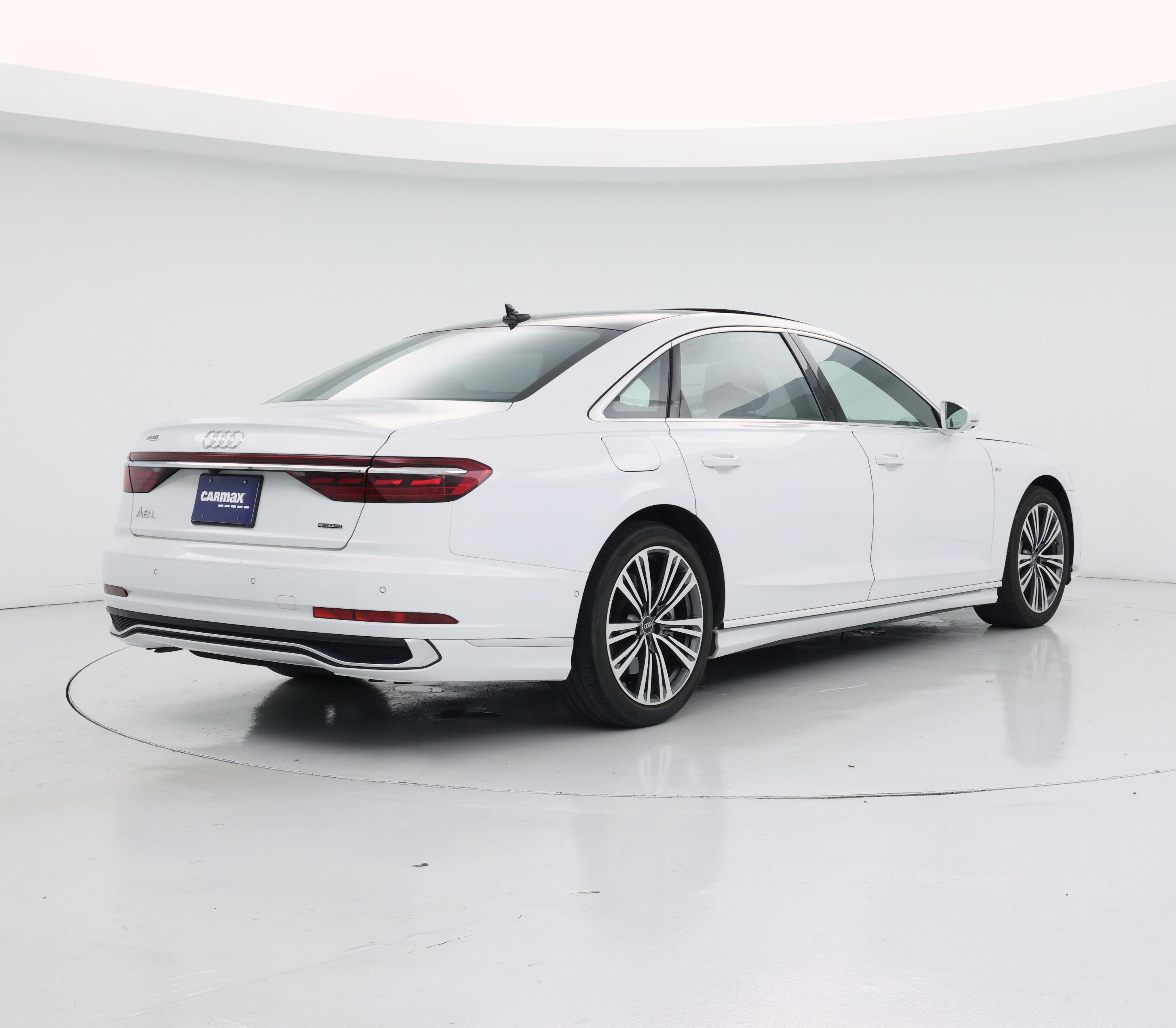 Thumbnail: 2022 Audi A8 - 8