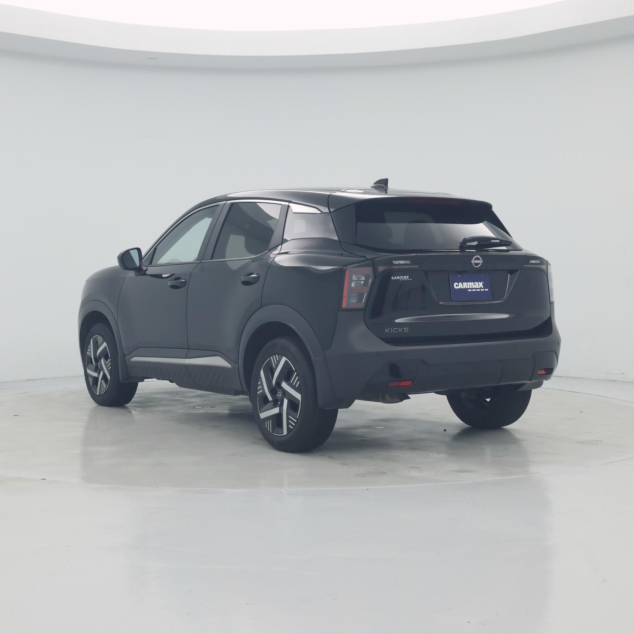 Thumbnail: 2025 Nissan Kicks - 2