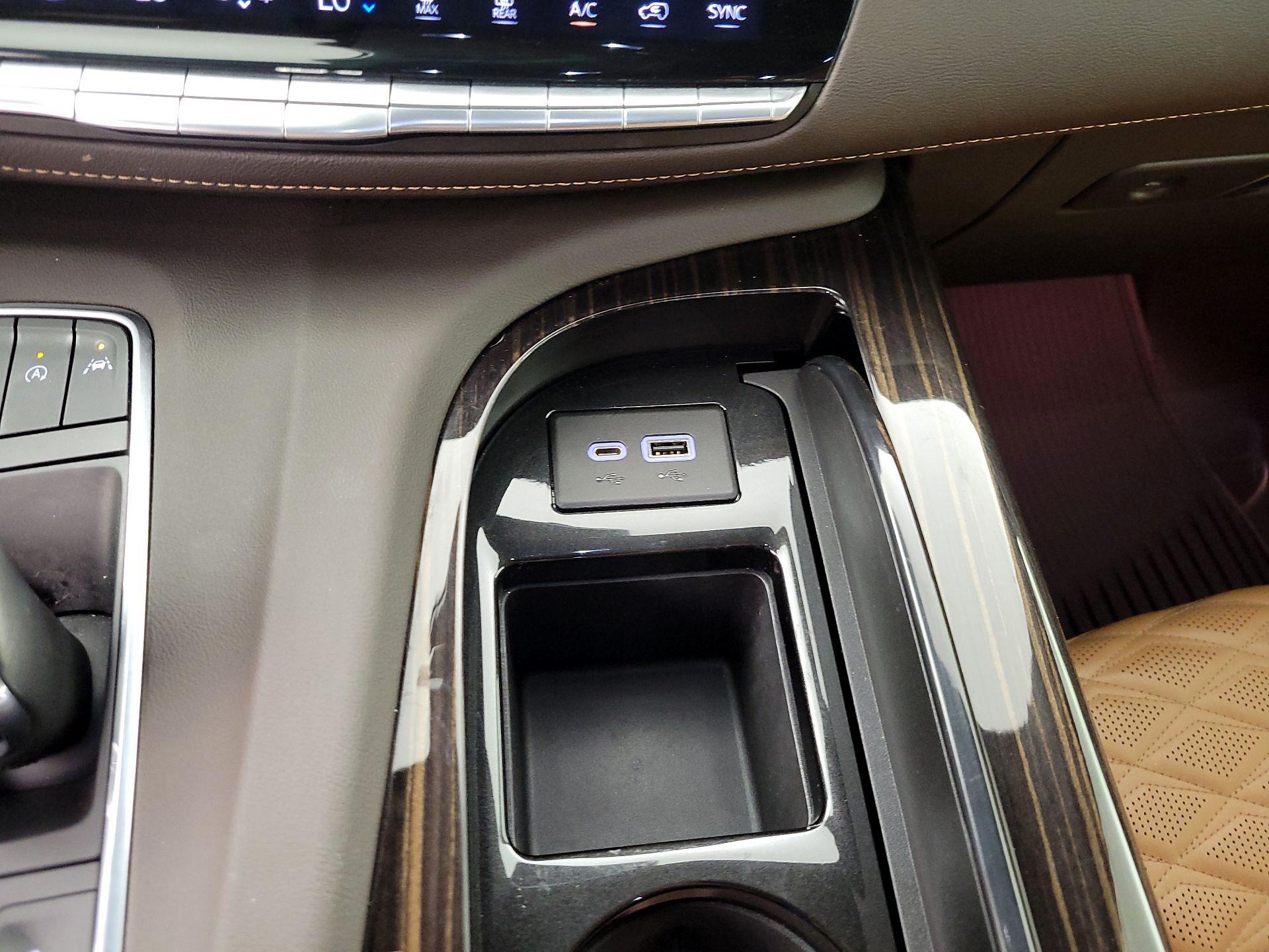 Thumbnail: 2021 Cadillac Escalade - 18