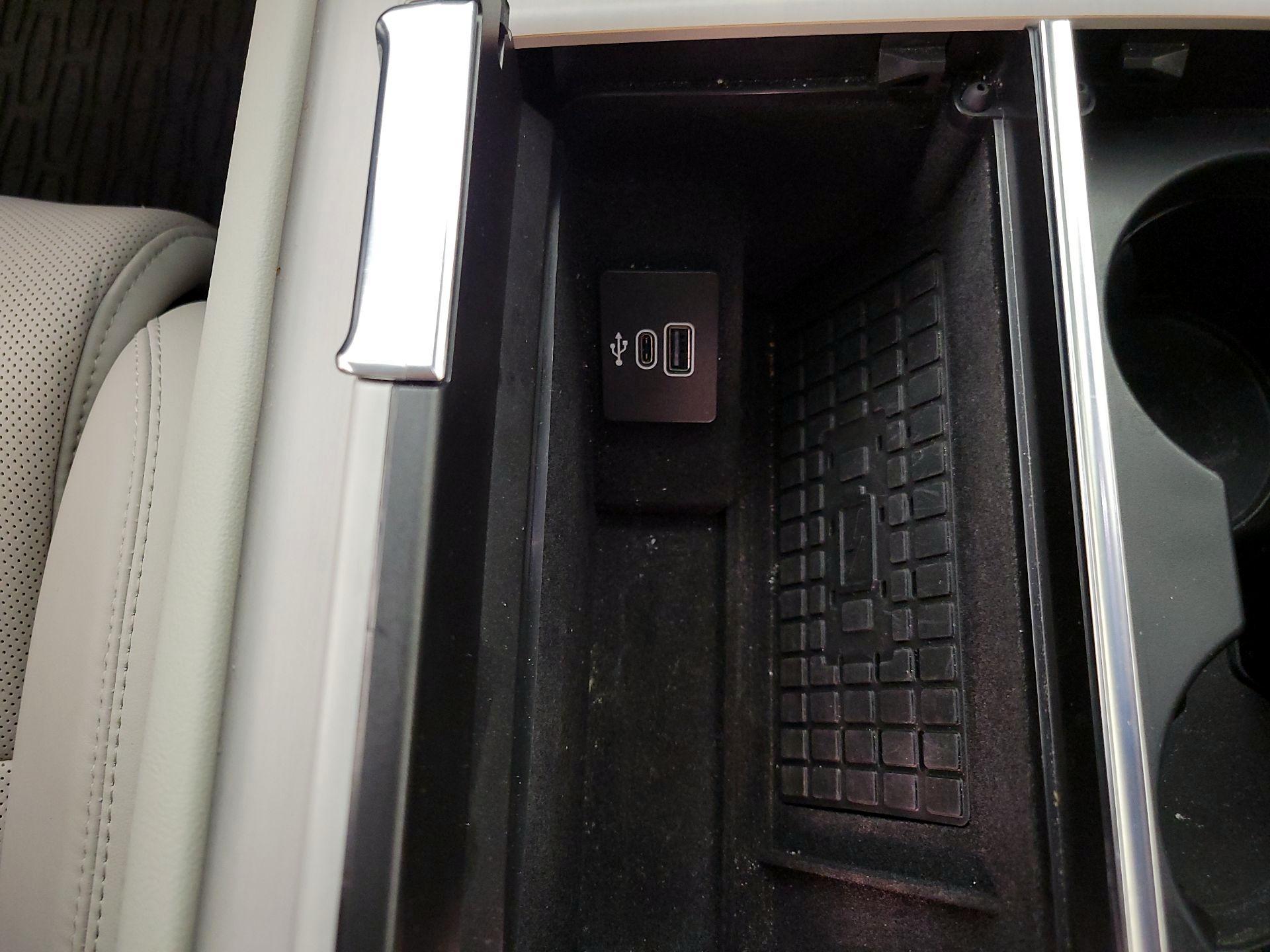 Thumbnail: 2026 Lincoln Navigator - 19